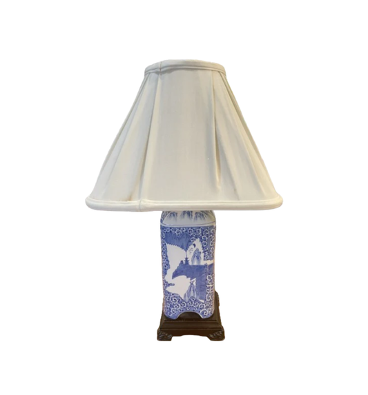 Blue and White Table Lamp (00P002)