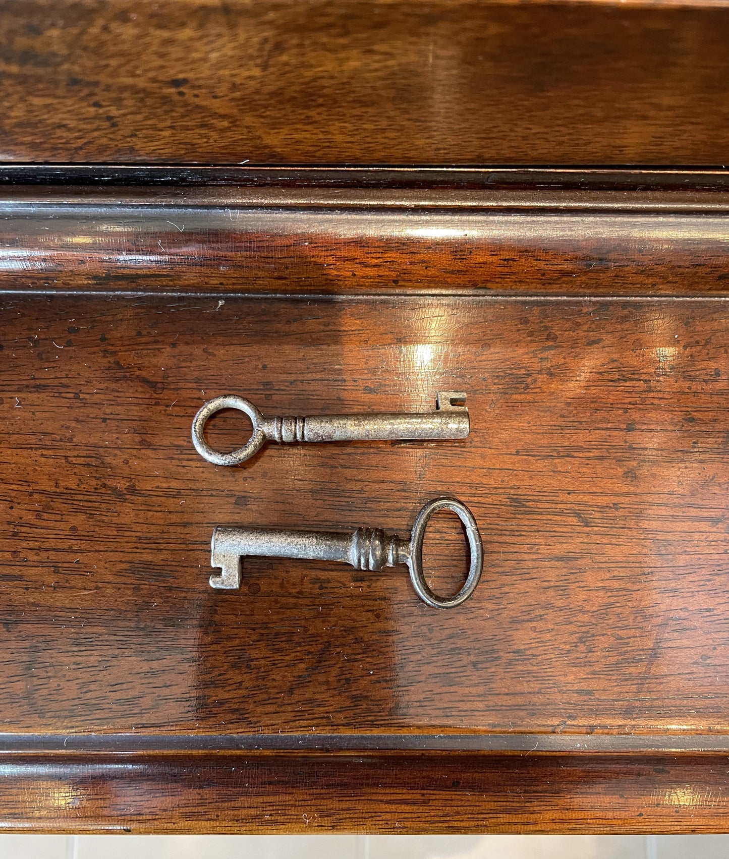 Baker Georgian Breakfront with 2 keys, AS IS (0J9001)