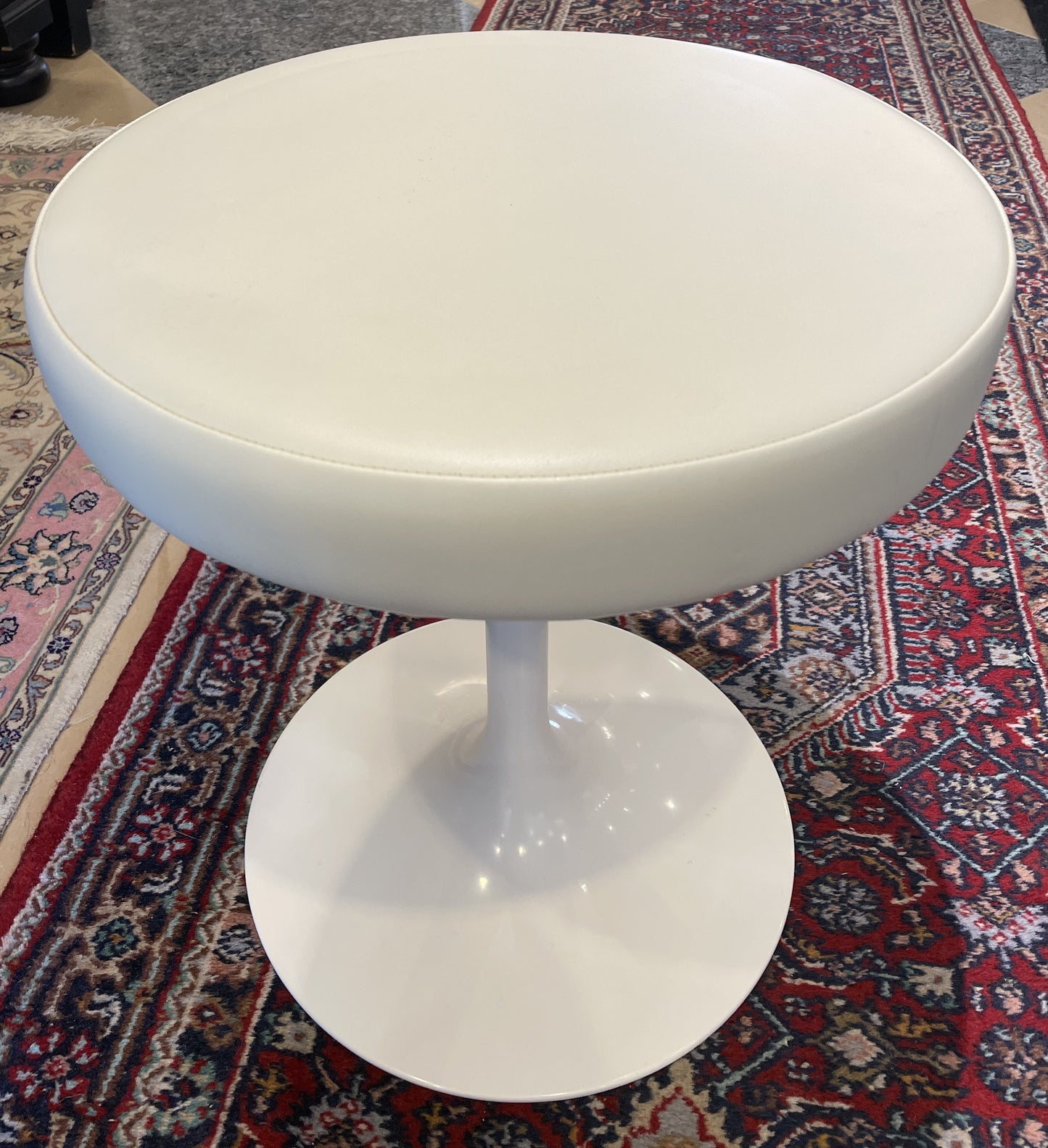 Saarinen Knoll Stools, White Leather-4 available (0A900H)