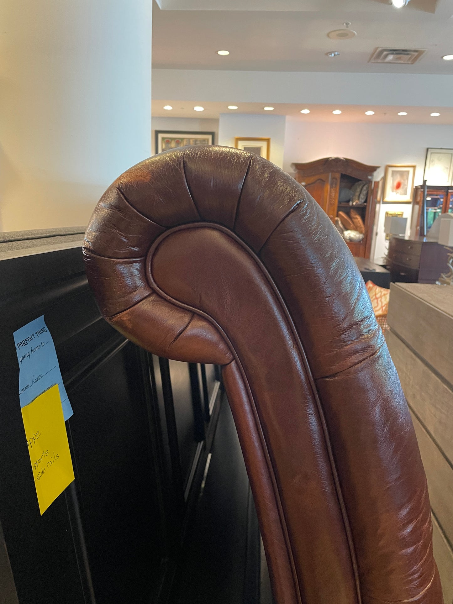 Ethan Allen Leather Tufted - QUEEN (0F1006)