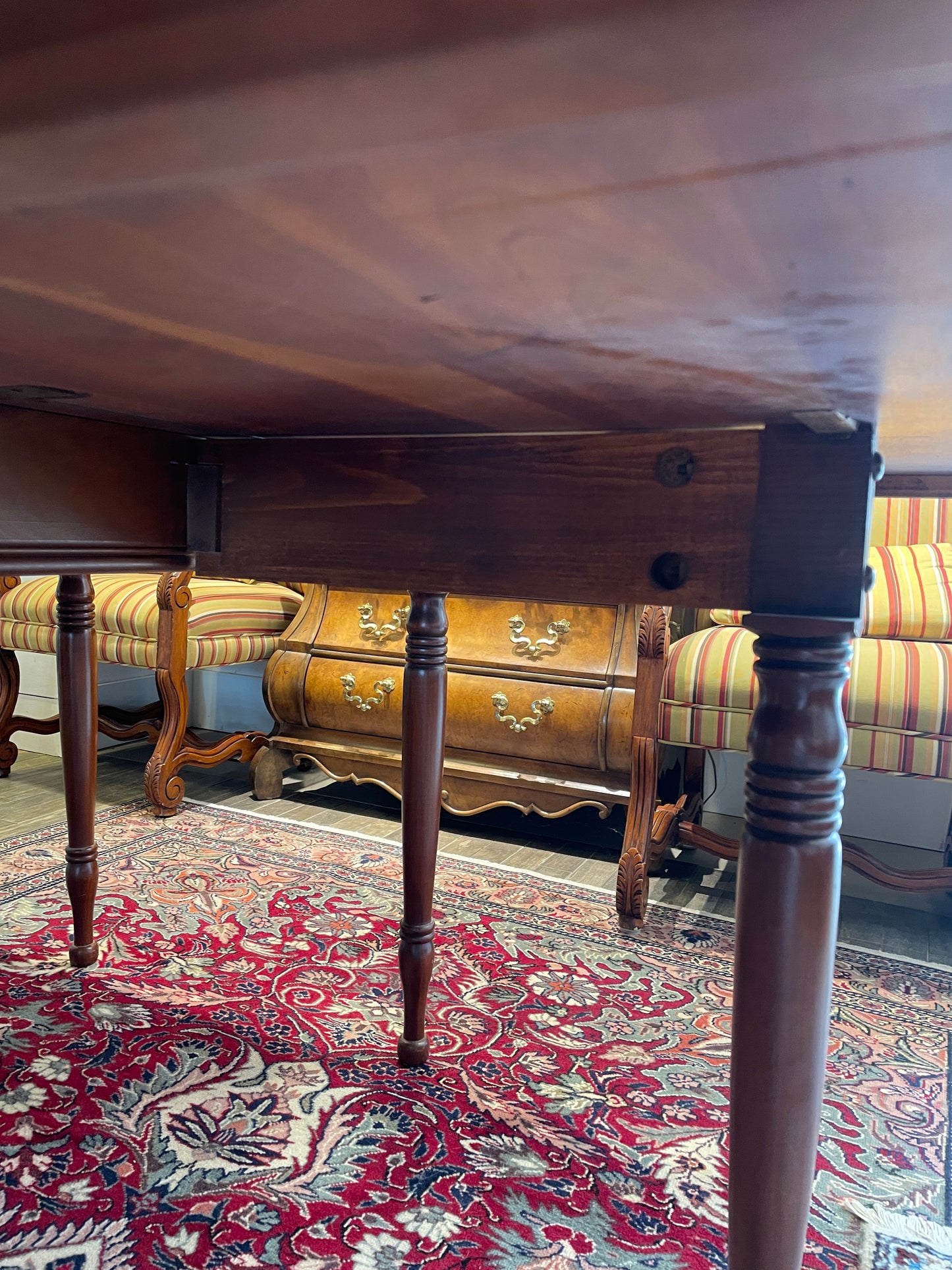 Gate Leg Drop Leaf Dining Table AS IS (0F2001)