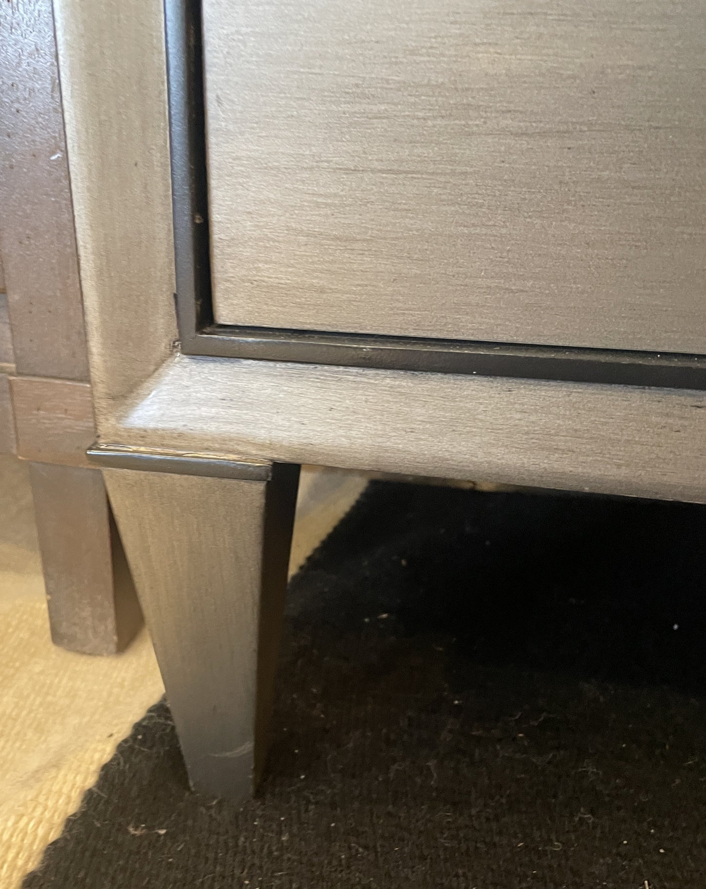 Lexington "Ariana" Dresser in Silver Finish (0IV00D)