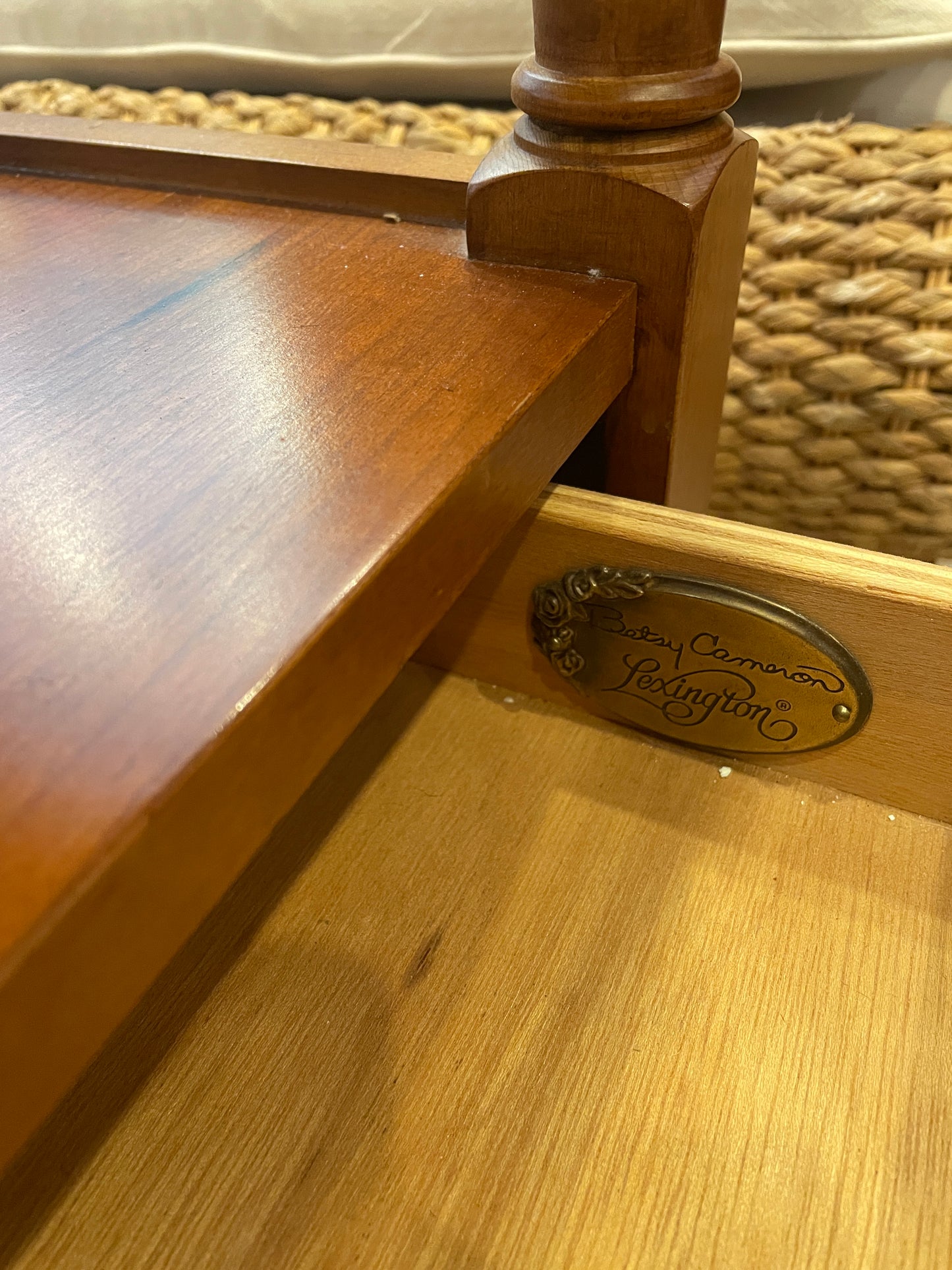 Lexington Maple Nightstand (0F8006)