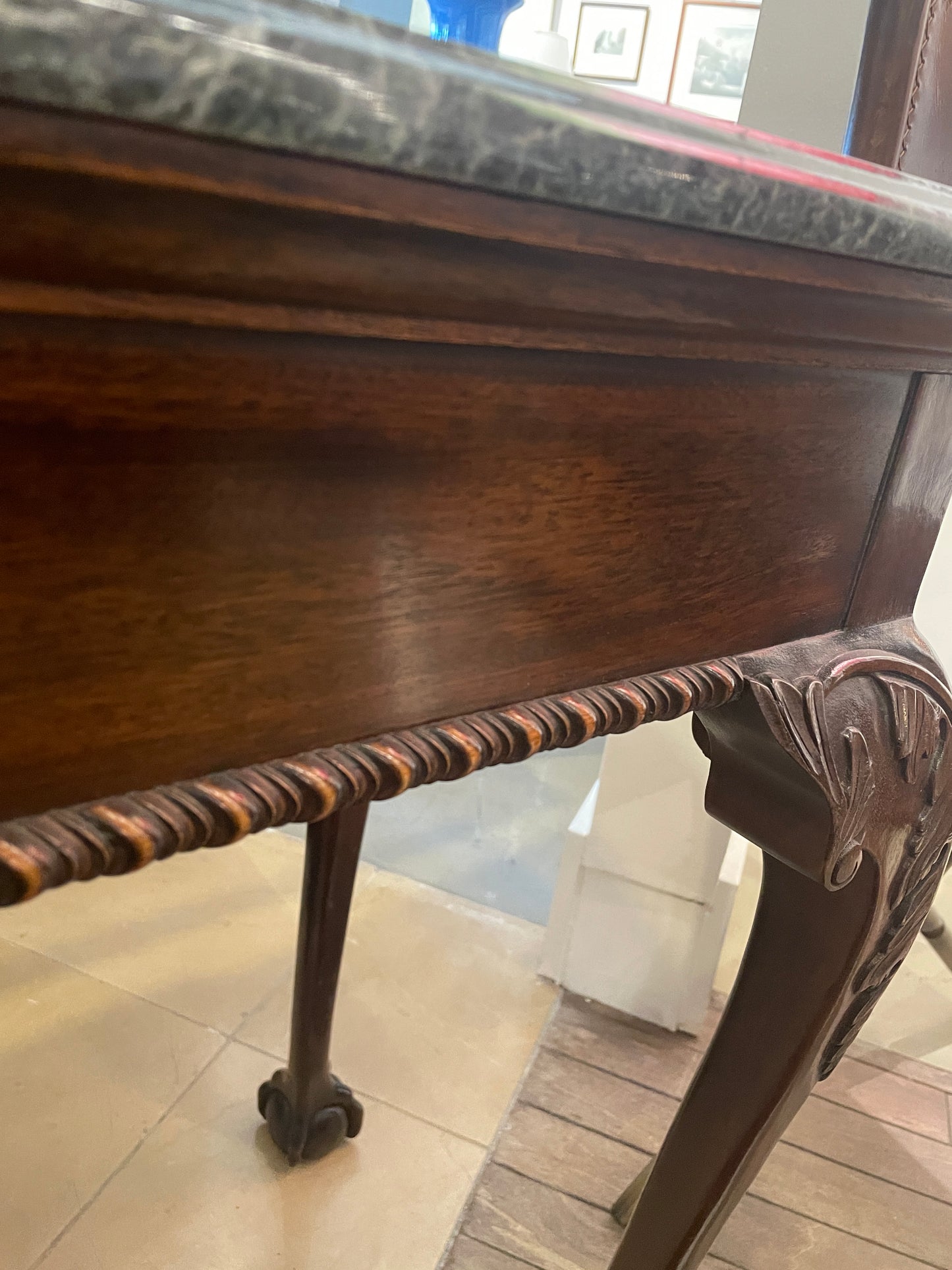 Stickley Mahogany and Marble Chippendale Console Table (0F2007)