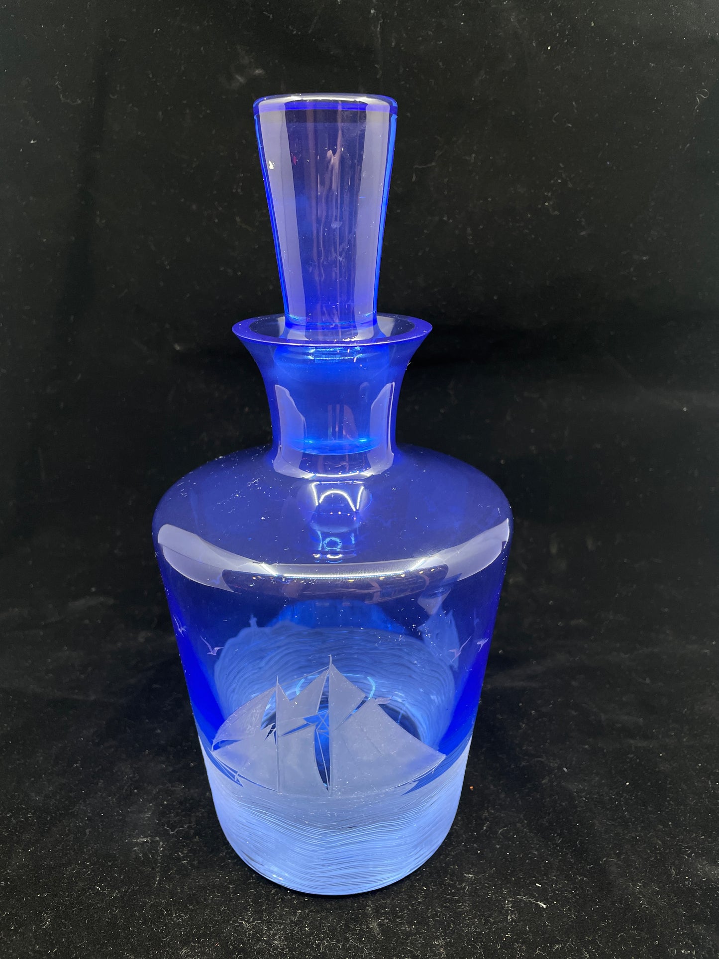 Artel Etched Crystal Golden Age of Yachting Beverage Set in Cobalt (0F800A)