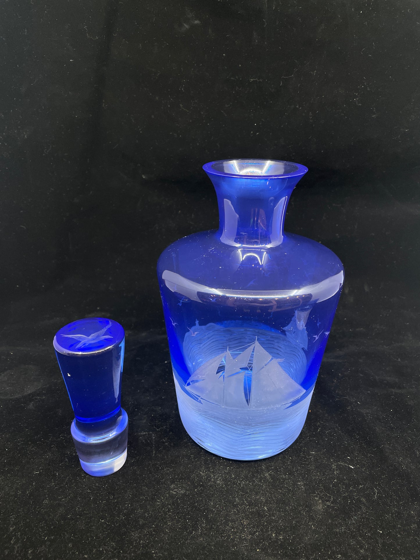 Artel Etched Crystal Golden Age of Yachting Beverage Set in Cobalt (0F800A)