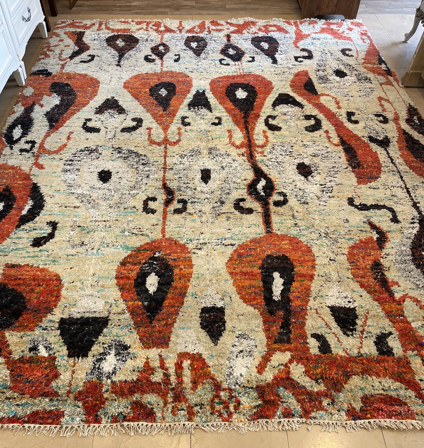 Ethan Allen Shaggy Rug, Reds, Blacks, Yellows (03G006)