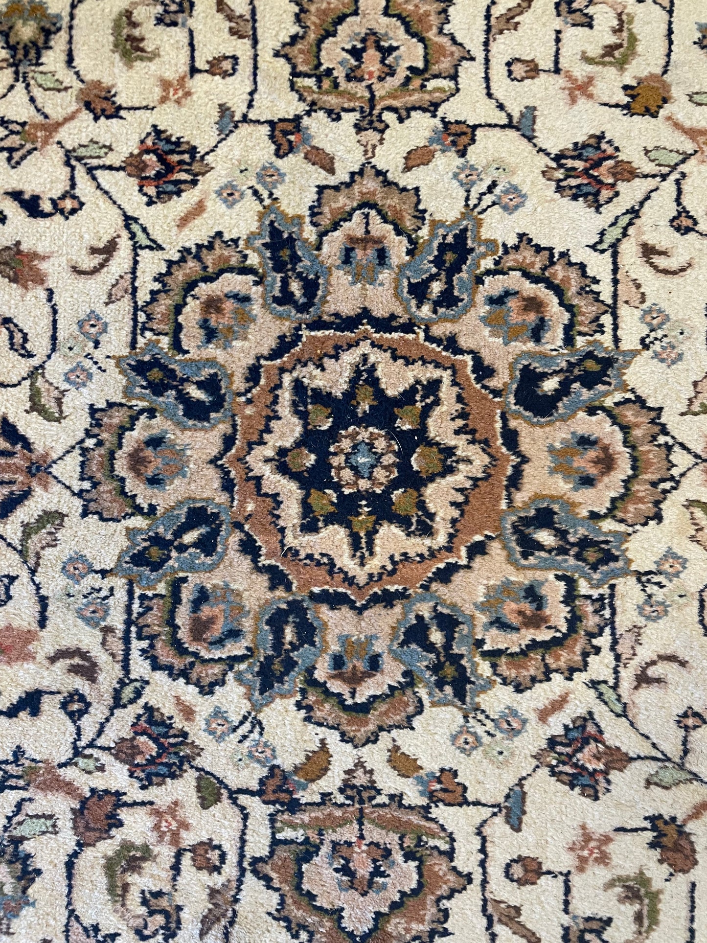 Hand Knotted Long Runner (19.10x3) (P9P4QR)