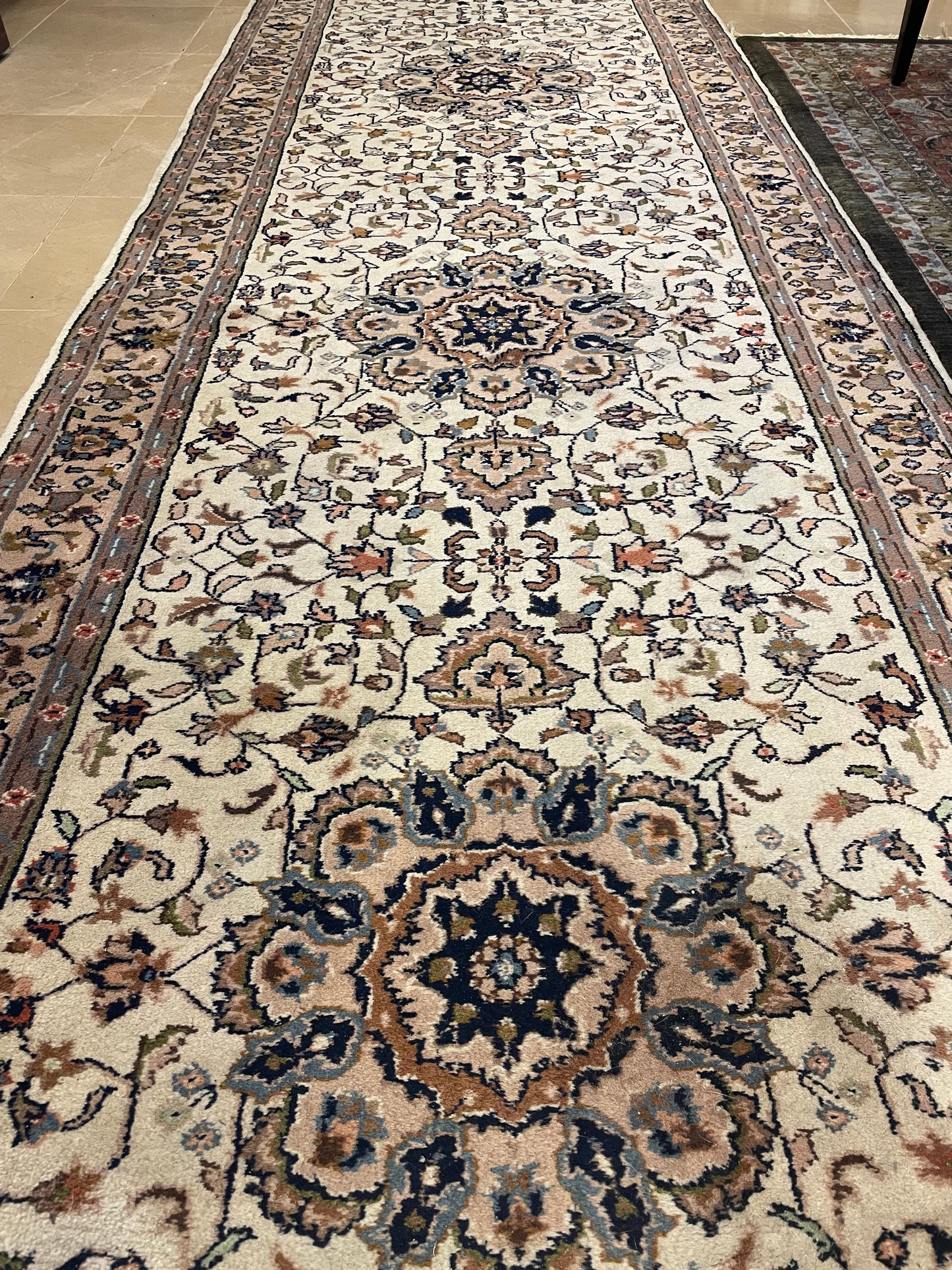 Hand Knotted Long Runner (19.10x3) (P9P4QR)