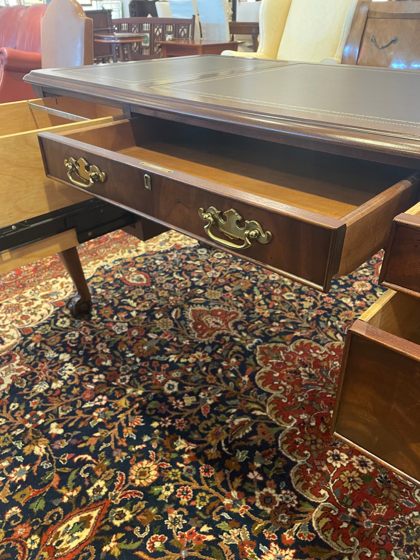 Hekman Executive Desk (0FH006)