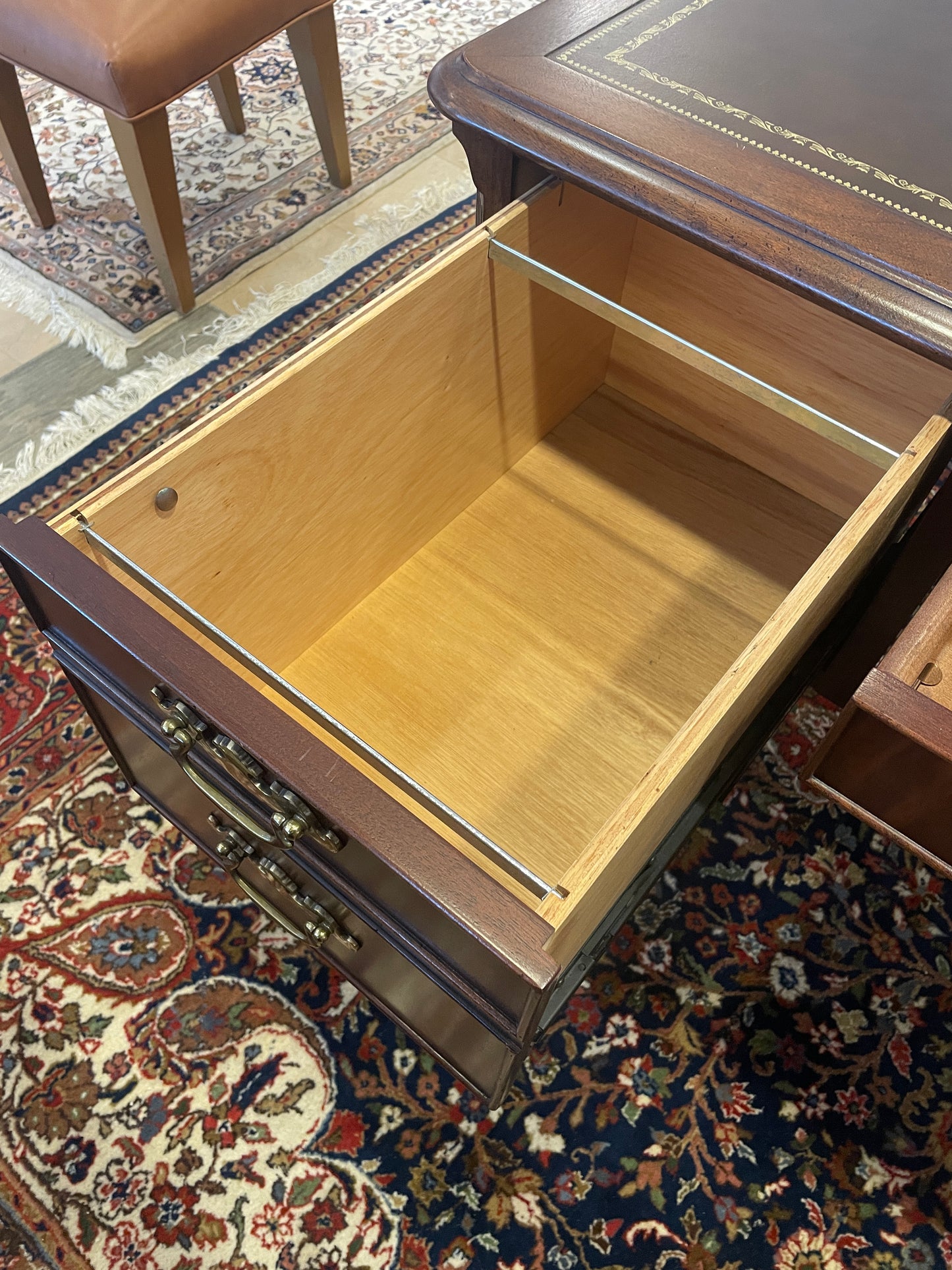 Hekman Executive Desk (0FH006)