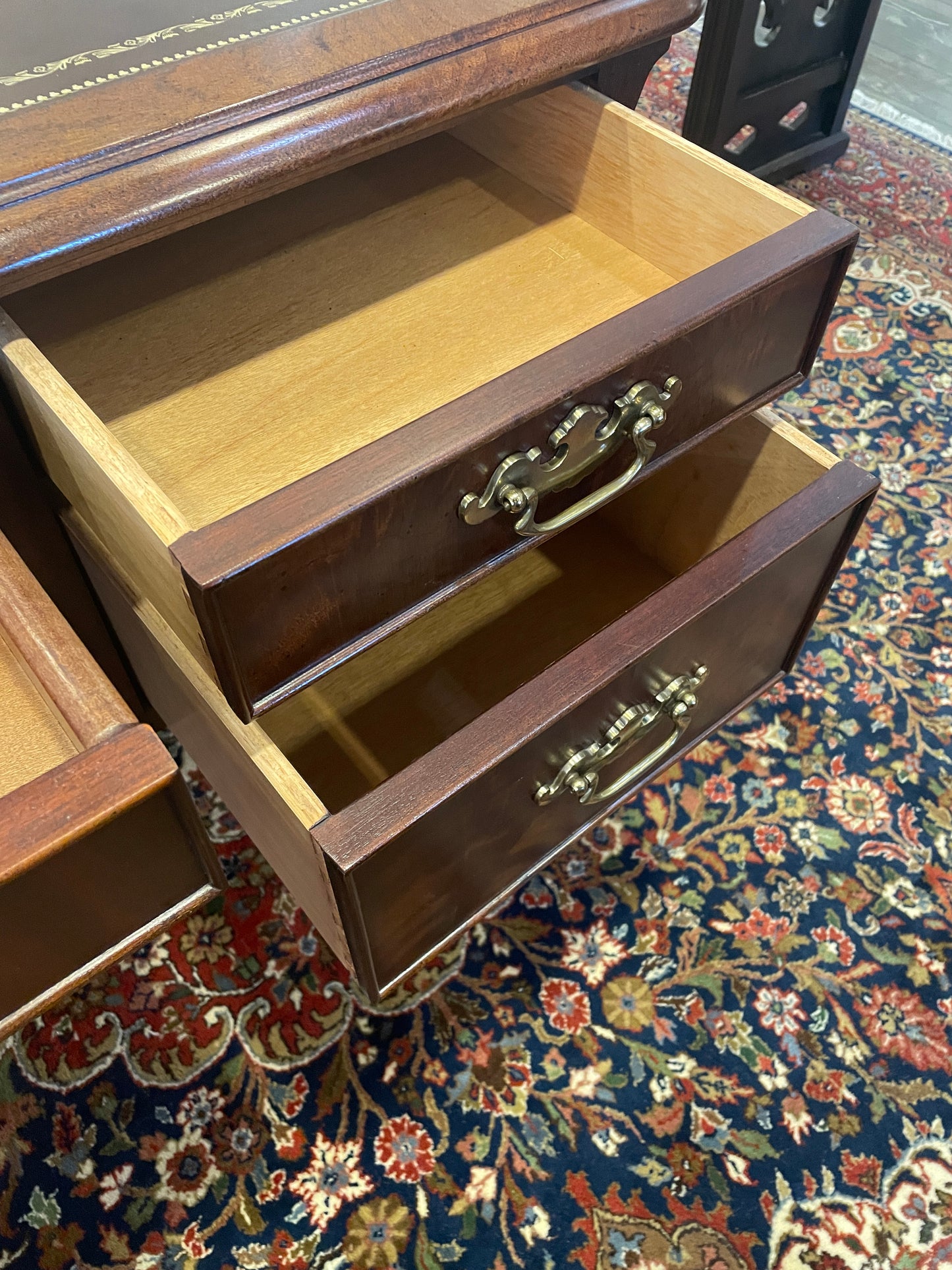 Hekman Executive Desk (0FH006)