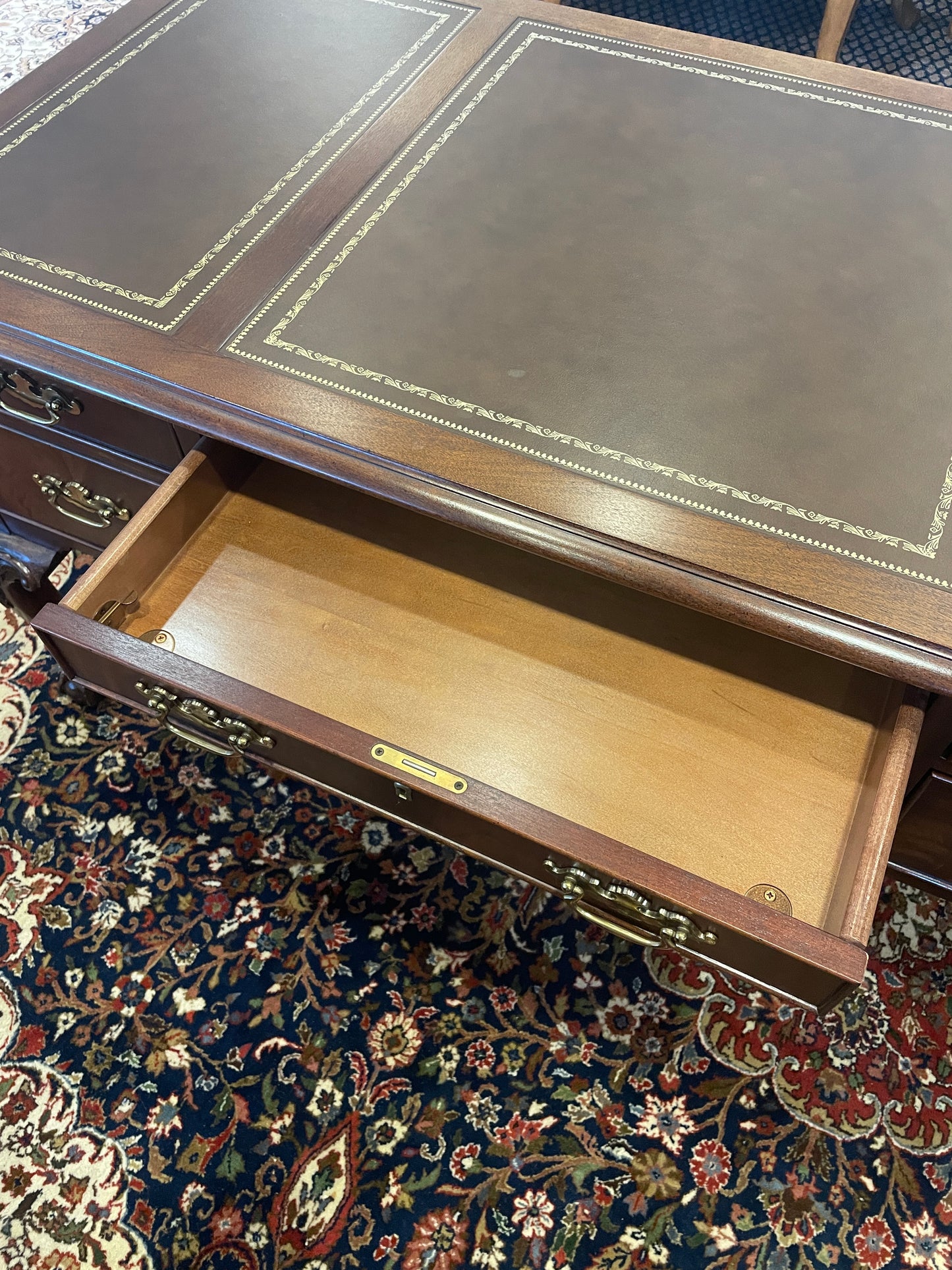 Hekman Executive Desk (0FH006)