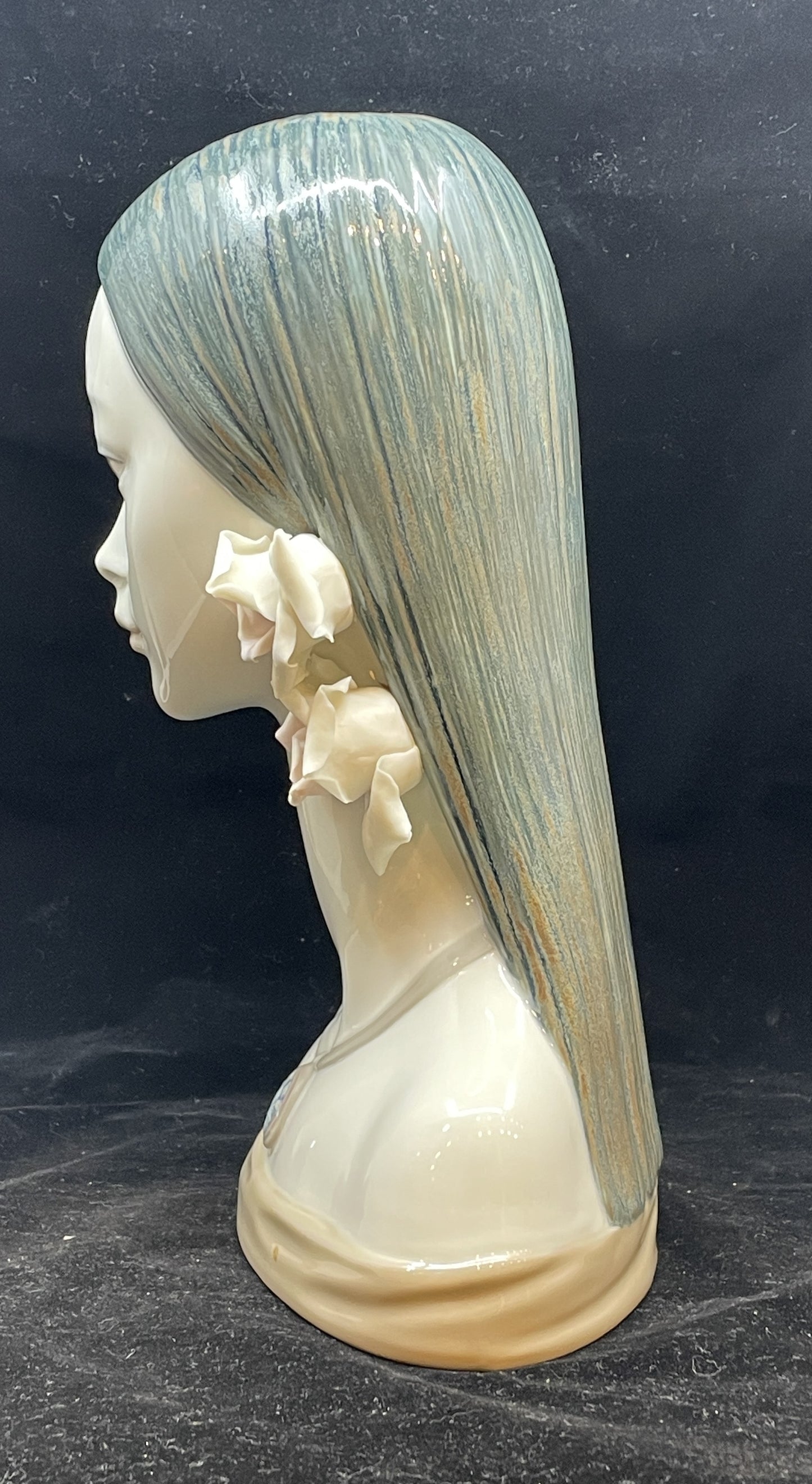 Lladro Bust La Maja (no box) (0G2004)