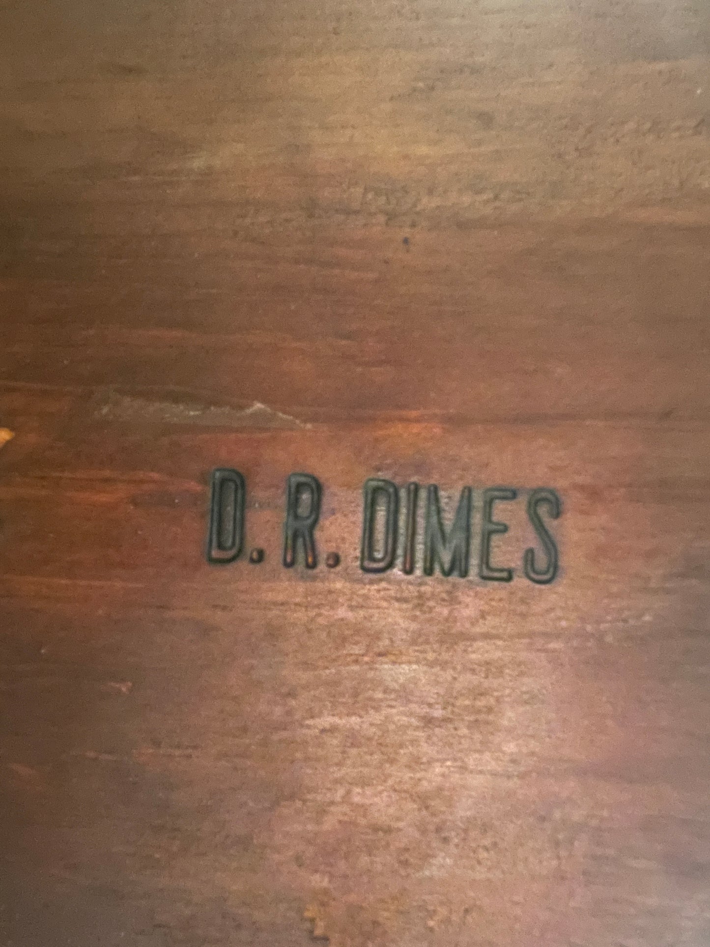 DR Dimes Sack Back Windsor Chair with Arms (0C4010)