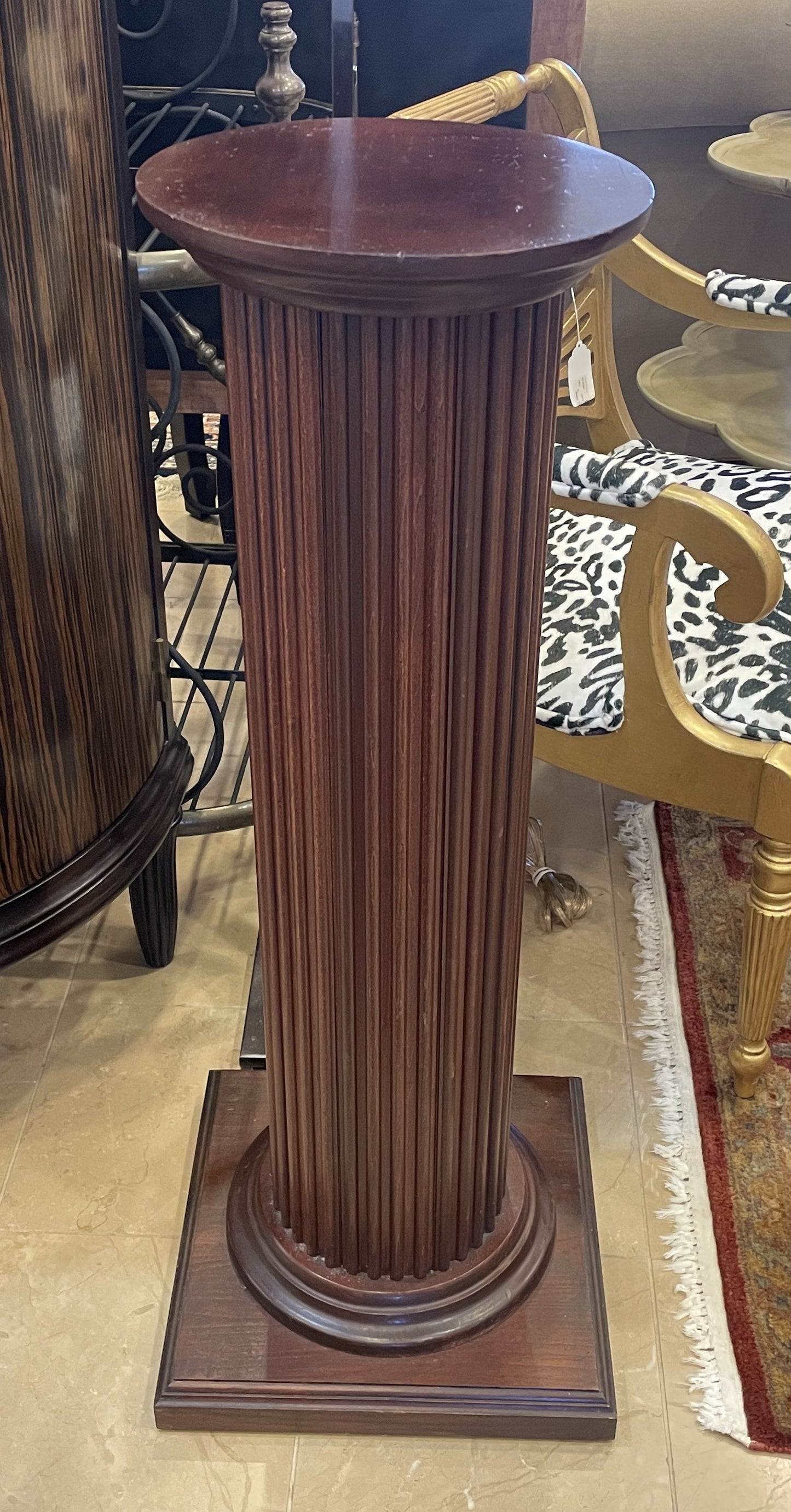 Wooden Column Pedestal (0G000D)