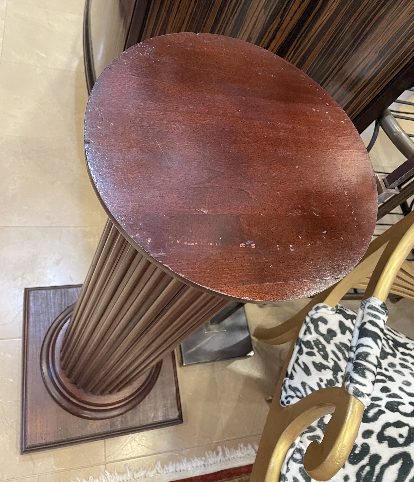 Wooden Column Pedestal (0G000D)