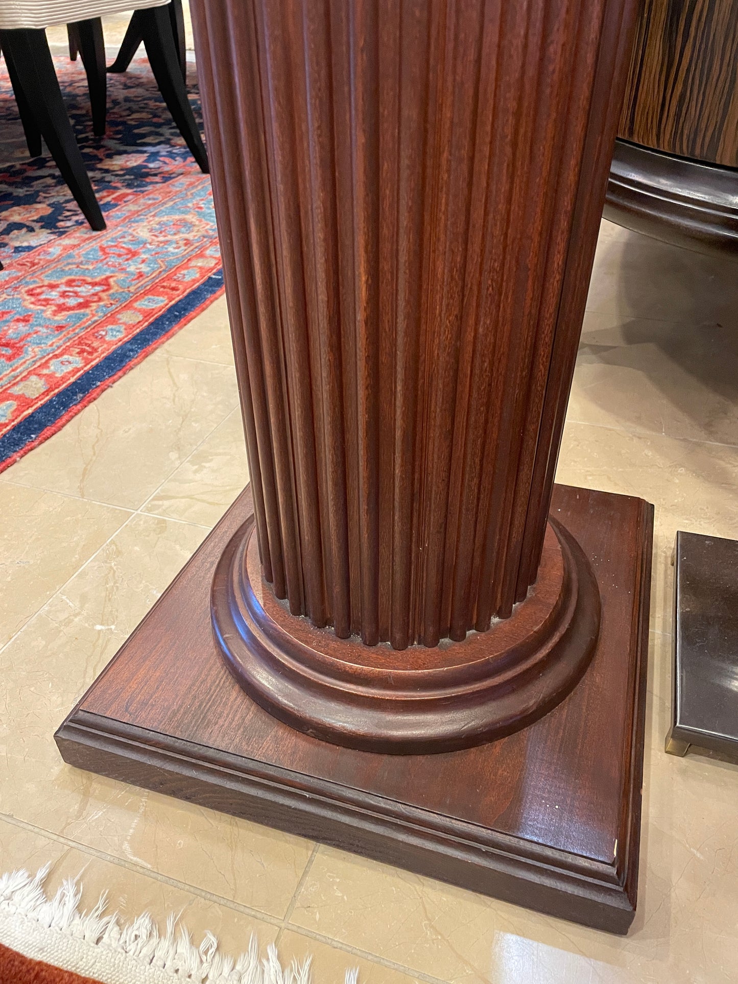Wooden Column Pedestal (0G000D)