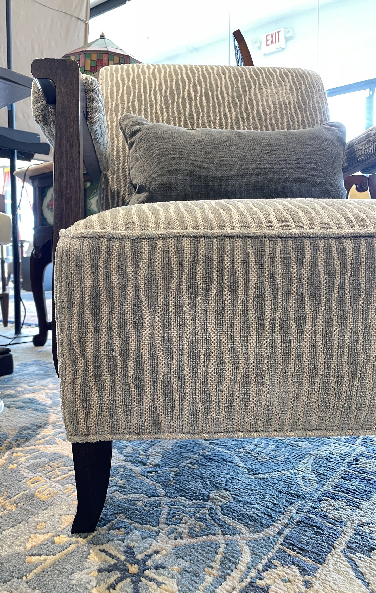 Brusic Rose Custom Lounge Chair (0GD004)