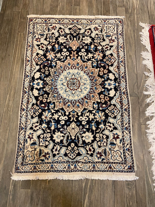 Hand Woven Cream and Navy Rug (4.5x2.8) (25239)