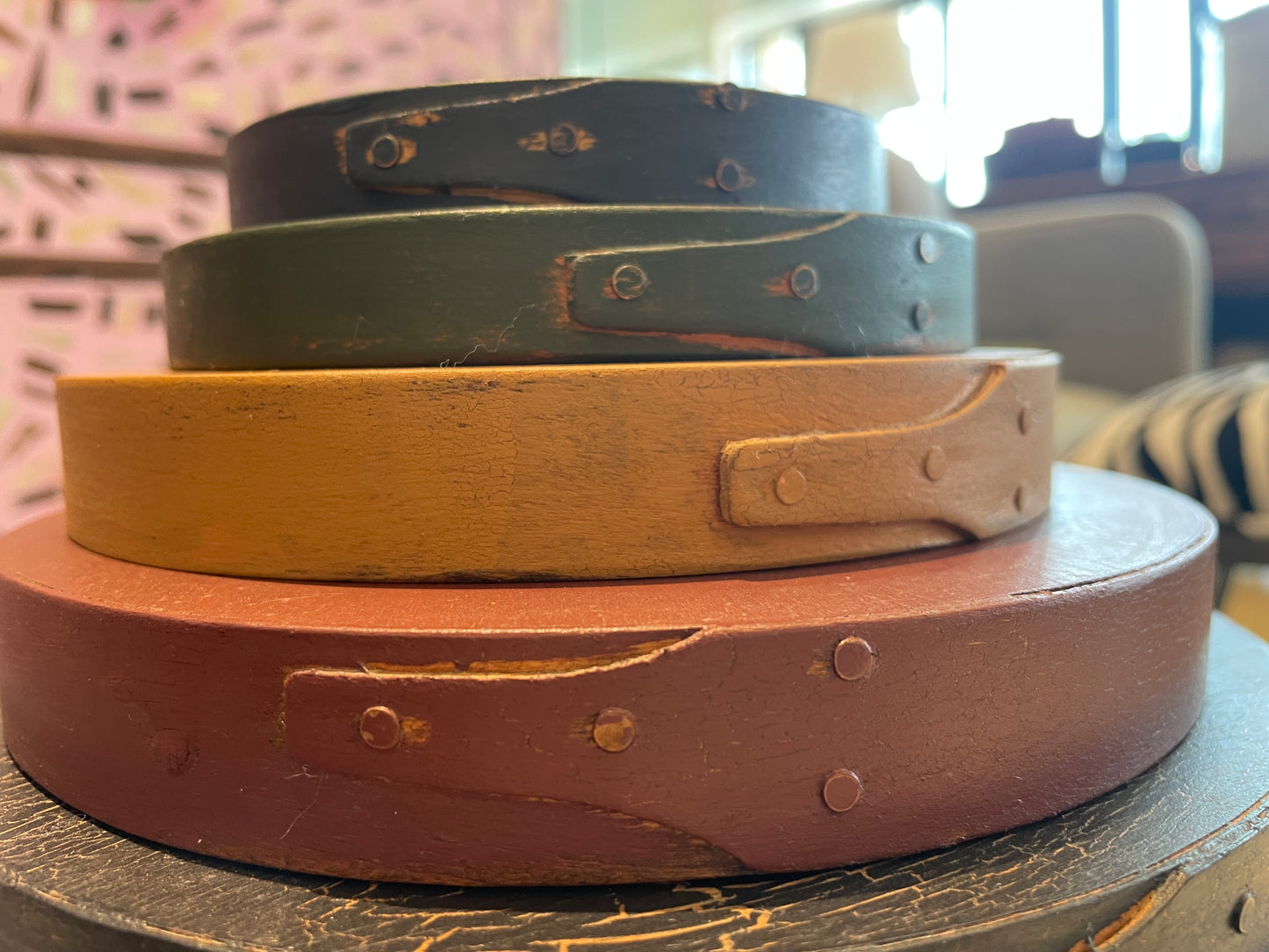 Set of 9 Multicolored Round Shaker Boxes (0C402H)