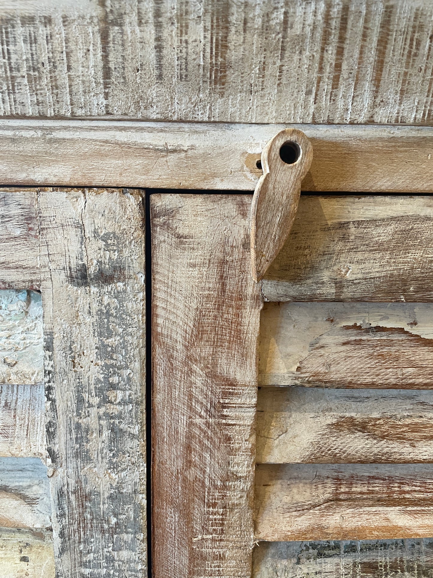 Lexington Shutter Credenza (0KF00M)