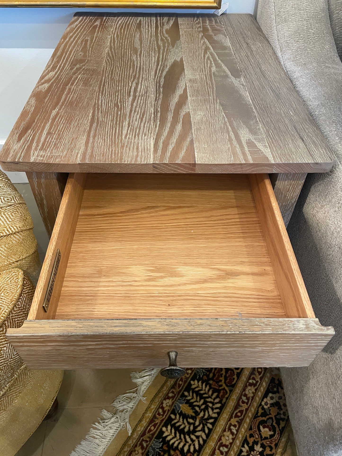 Ethan Allen Clarkton End Table (2 available) (0CF011)