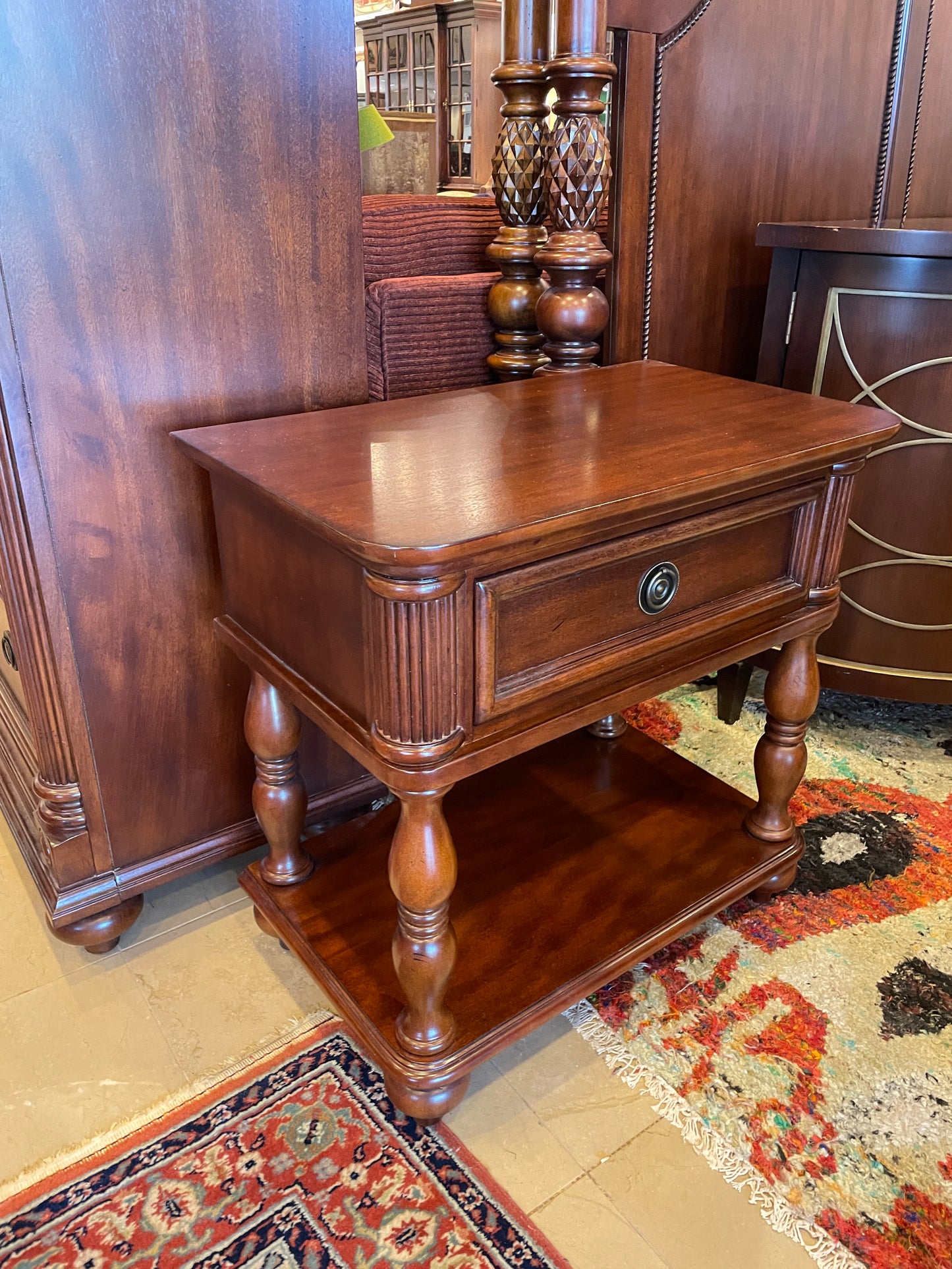 Chris Madden Nightstand (0GN004)