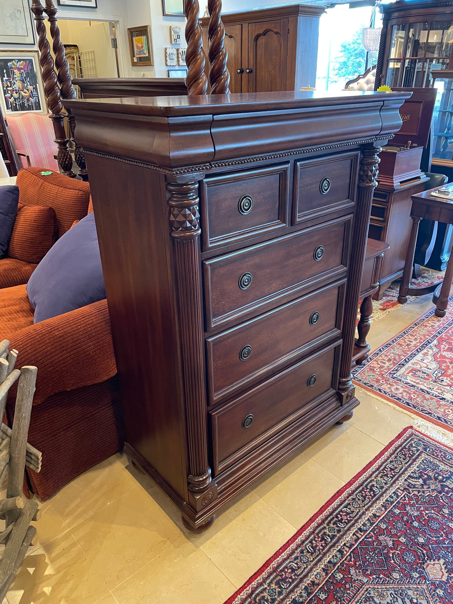 Chris Madden Dresser (0GN002)