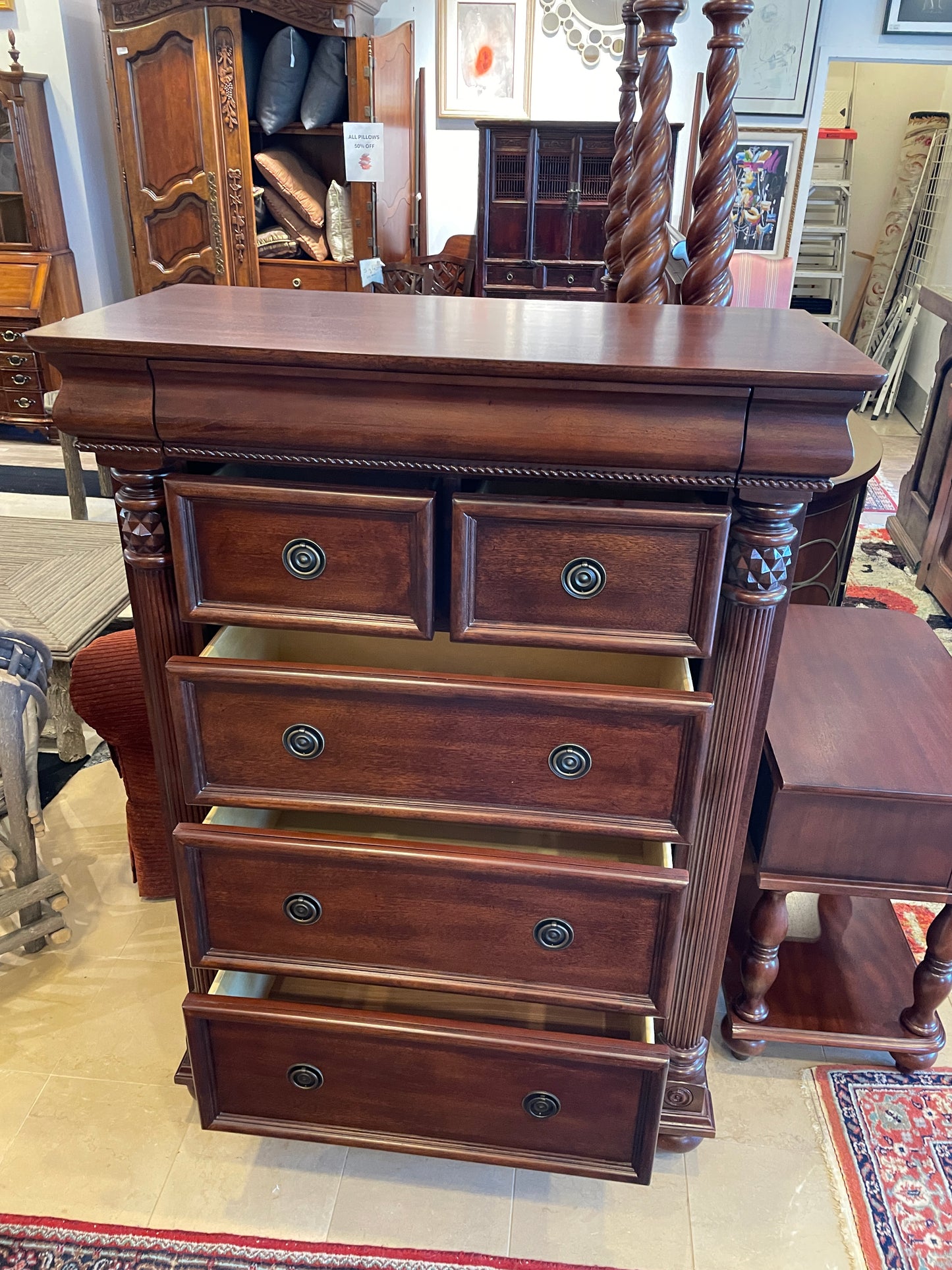 Chris Madden Dresser (0GN002)