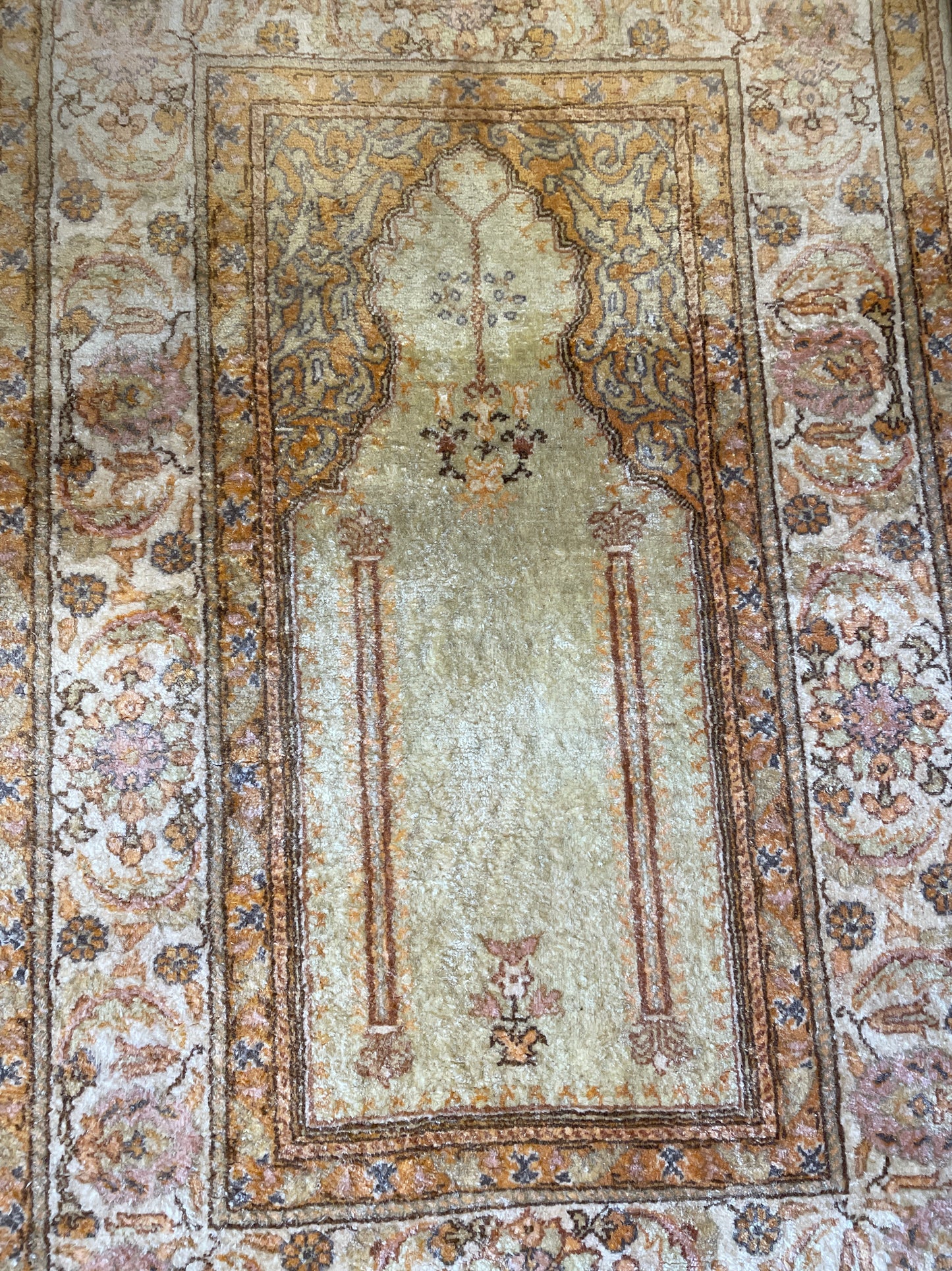 Silk HK Prayer Rug, unsigned (0GP001)