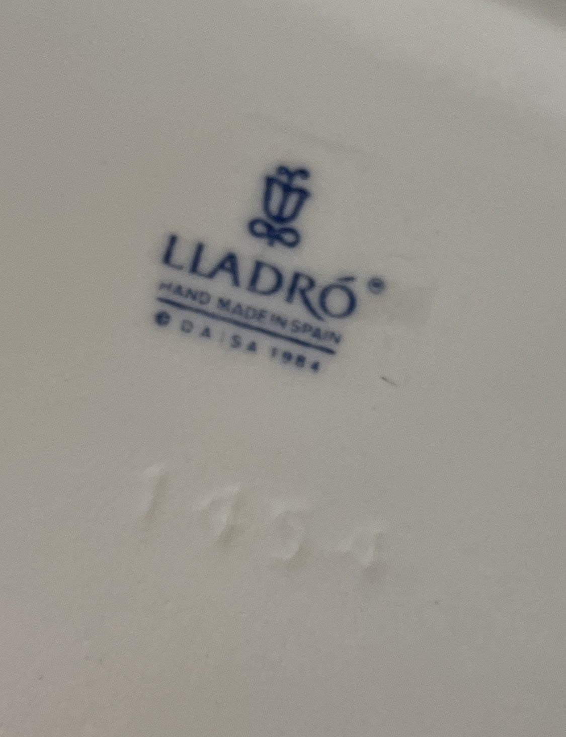 Lladro #1454 Flowers of the Season w/custom case (BOX) (08P002)