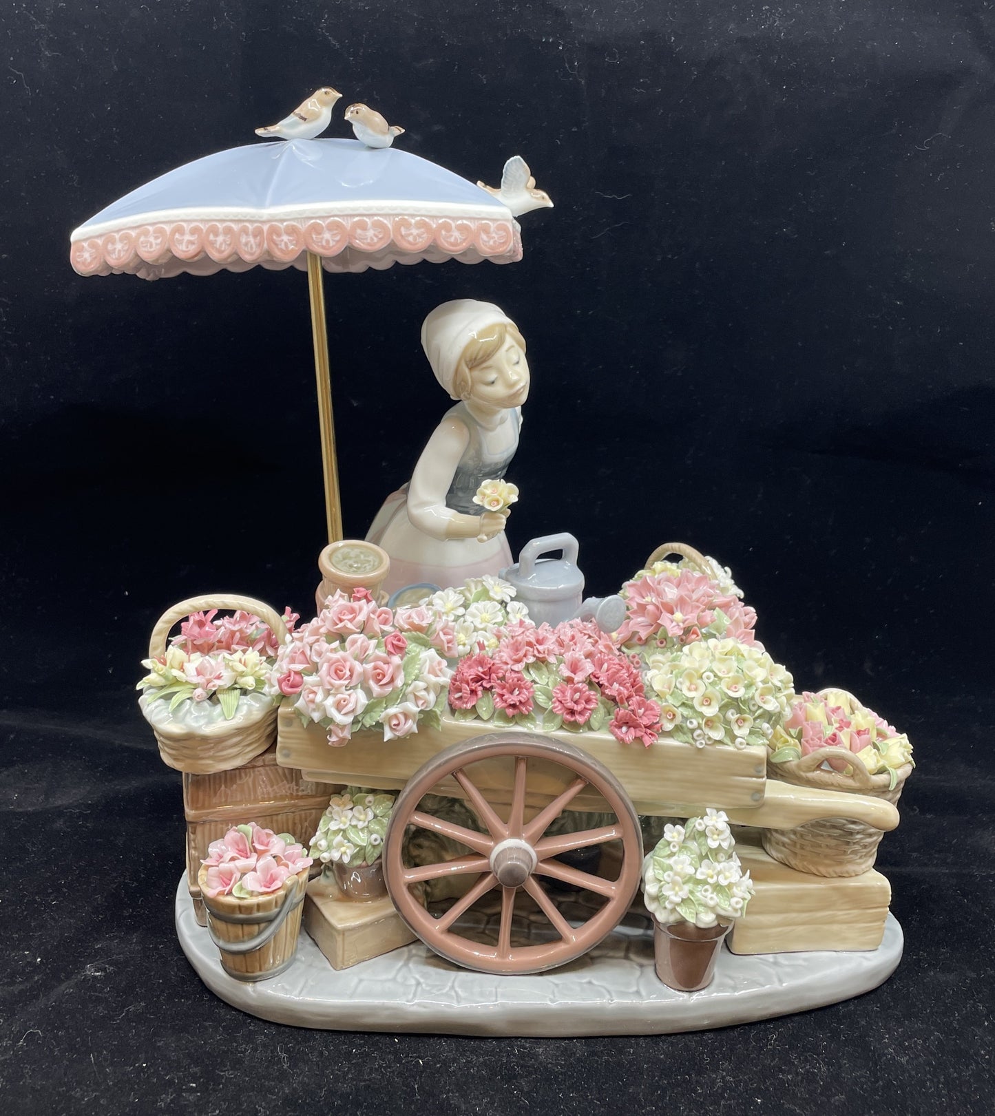 Lladro #1454 Flowers of the Season w/custom case (BOX) (08P002)