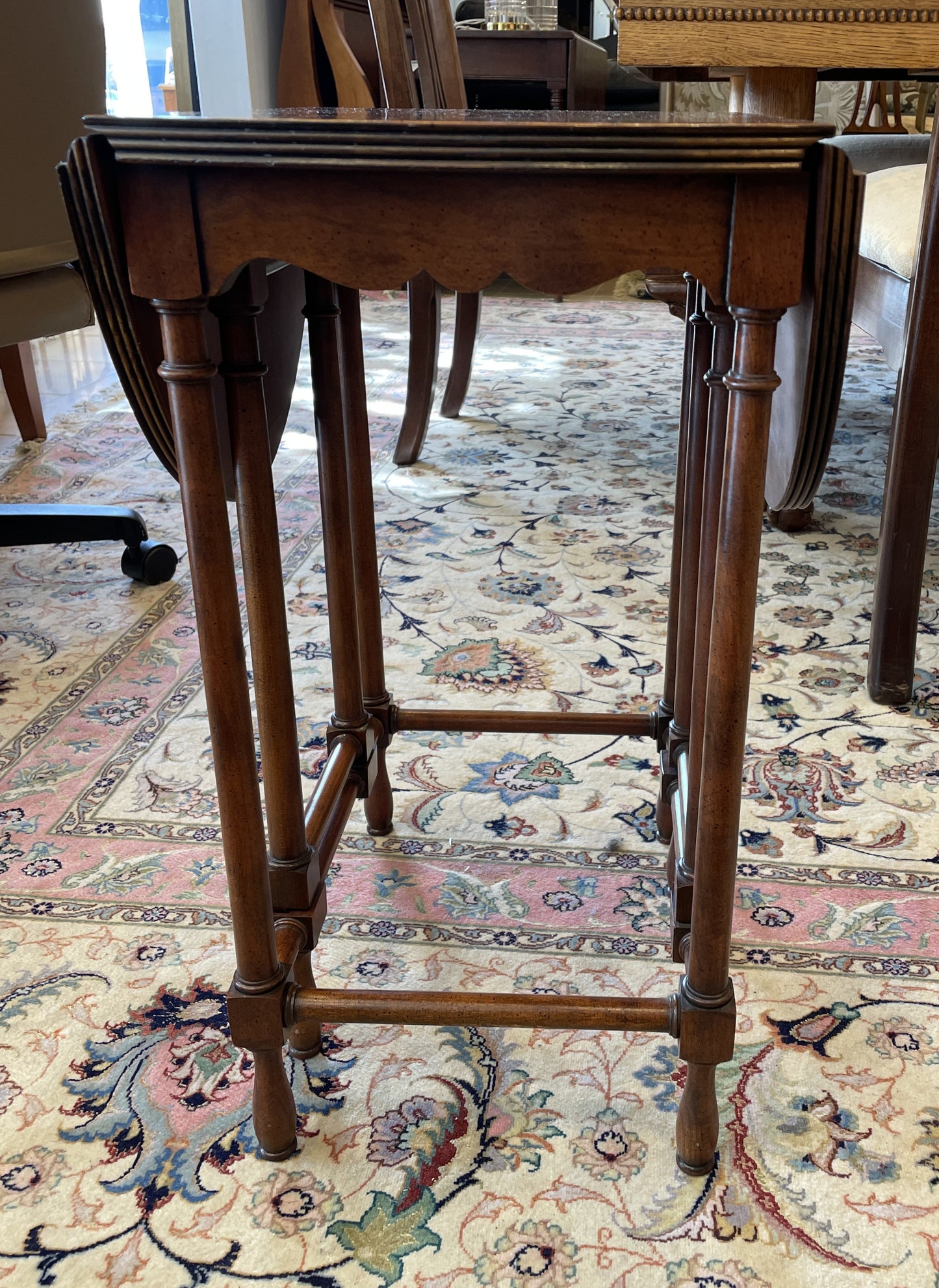 Baker Burled Gate Leg End Table (0GV003)