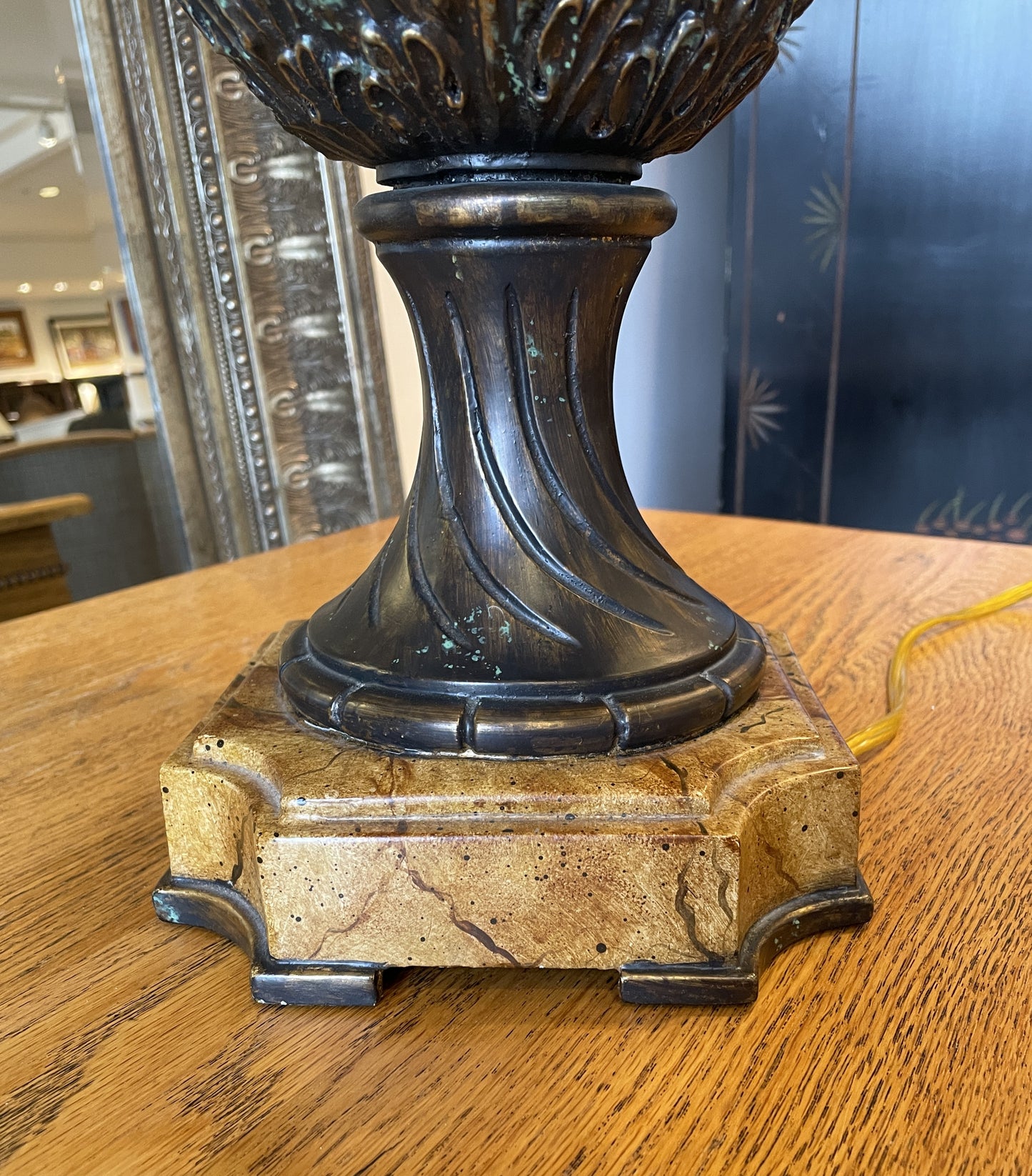 Oversized Faux Finished Urn Lamp (0AS00F)
