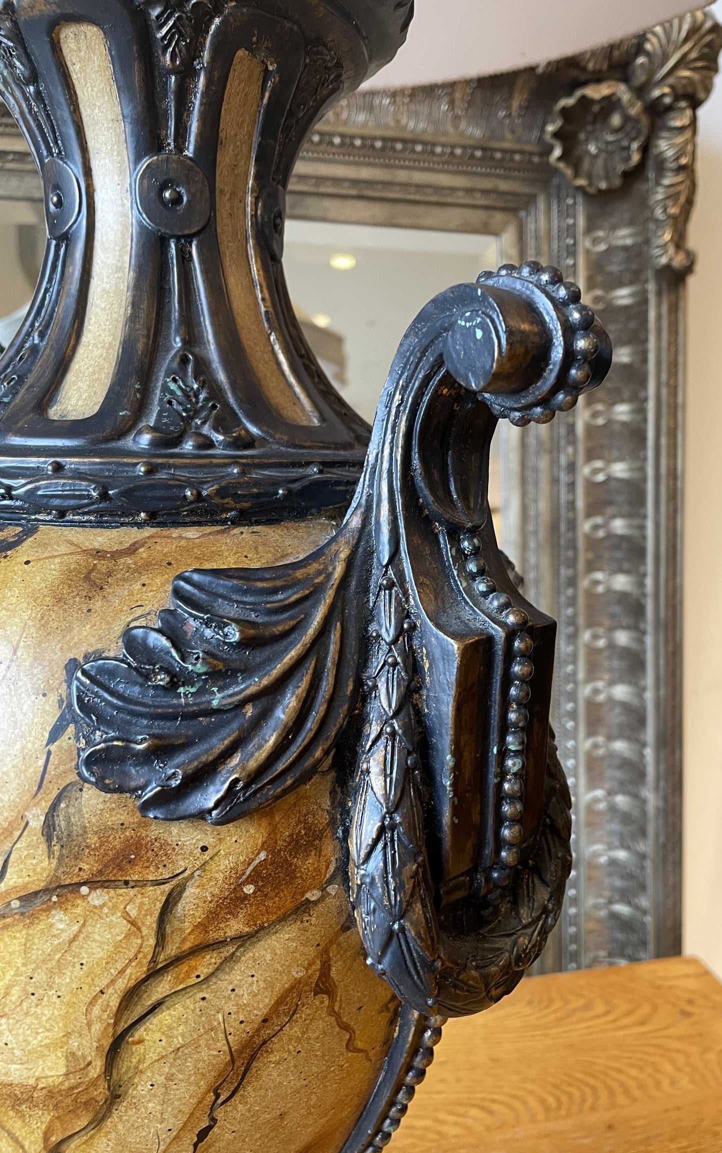 Oversized Faux Finished Urn Lamp (0AS00F)