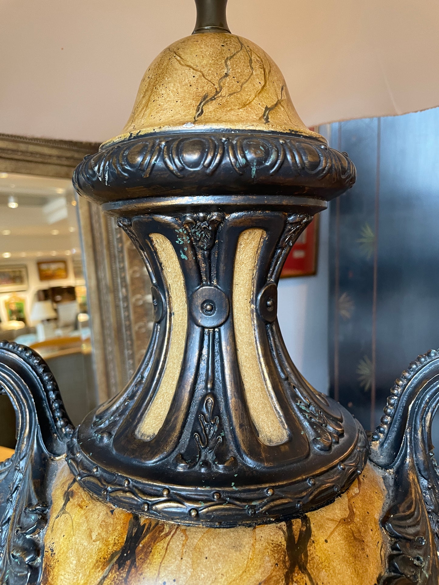 Oversized Faux Finished Urn Lamp (0AS00F)