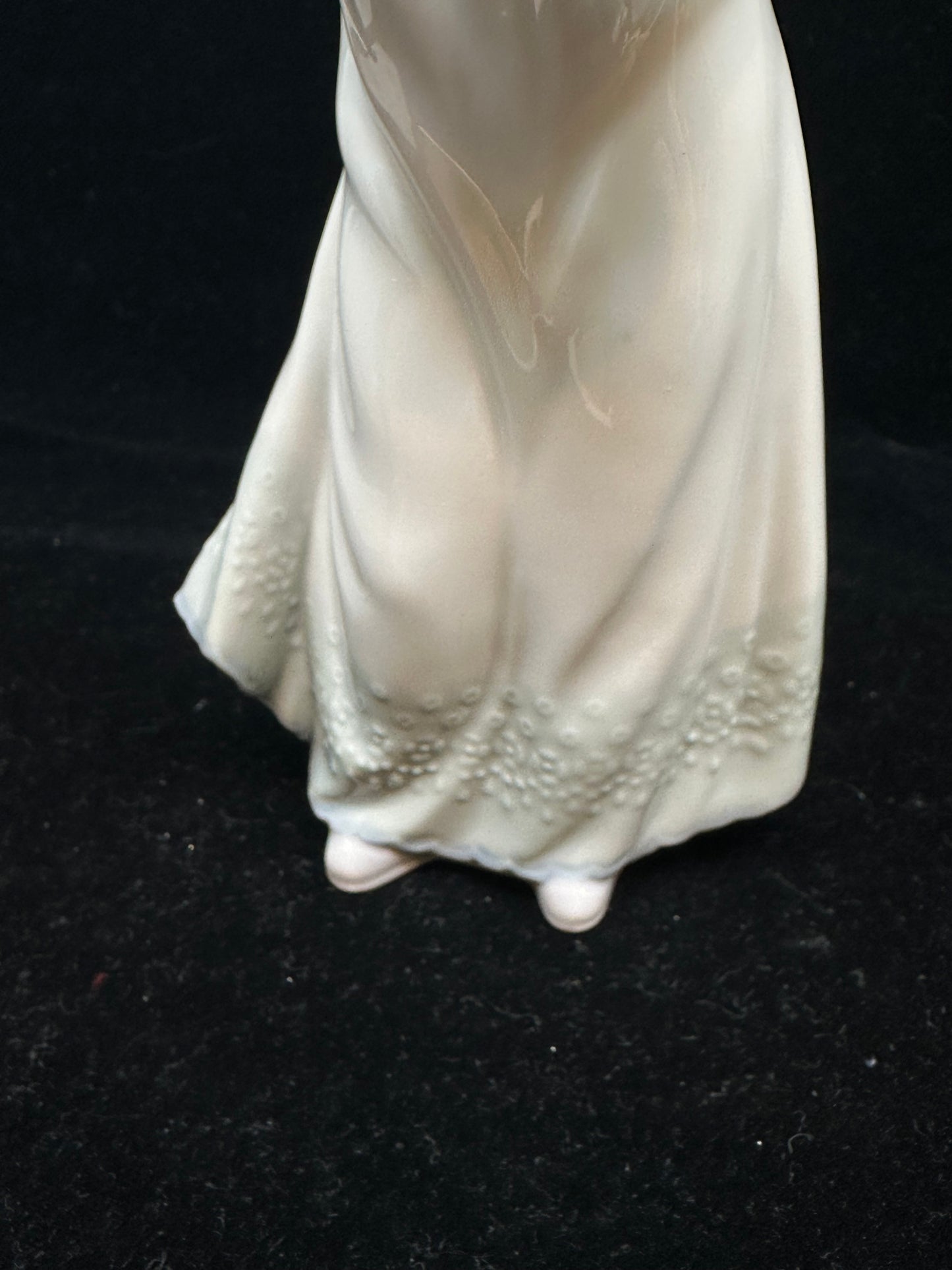Lladro "Happy Birthday" Figurine #5429 (XQAFJK)