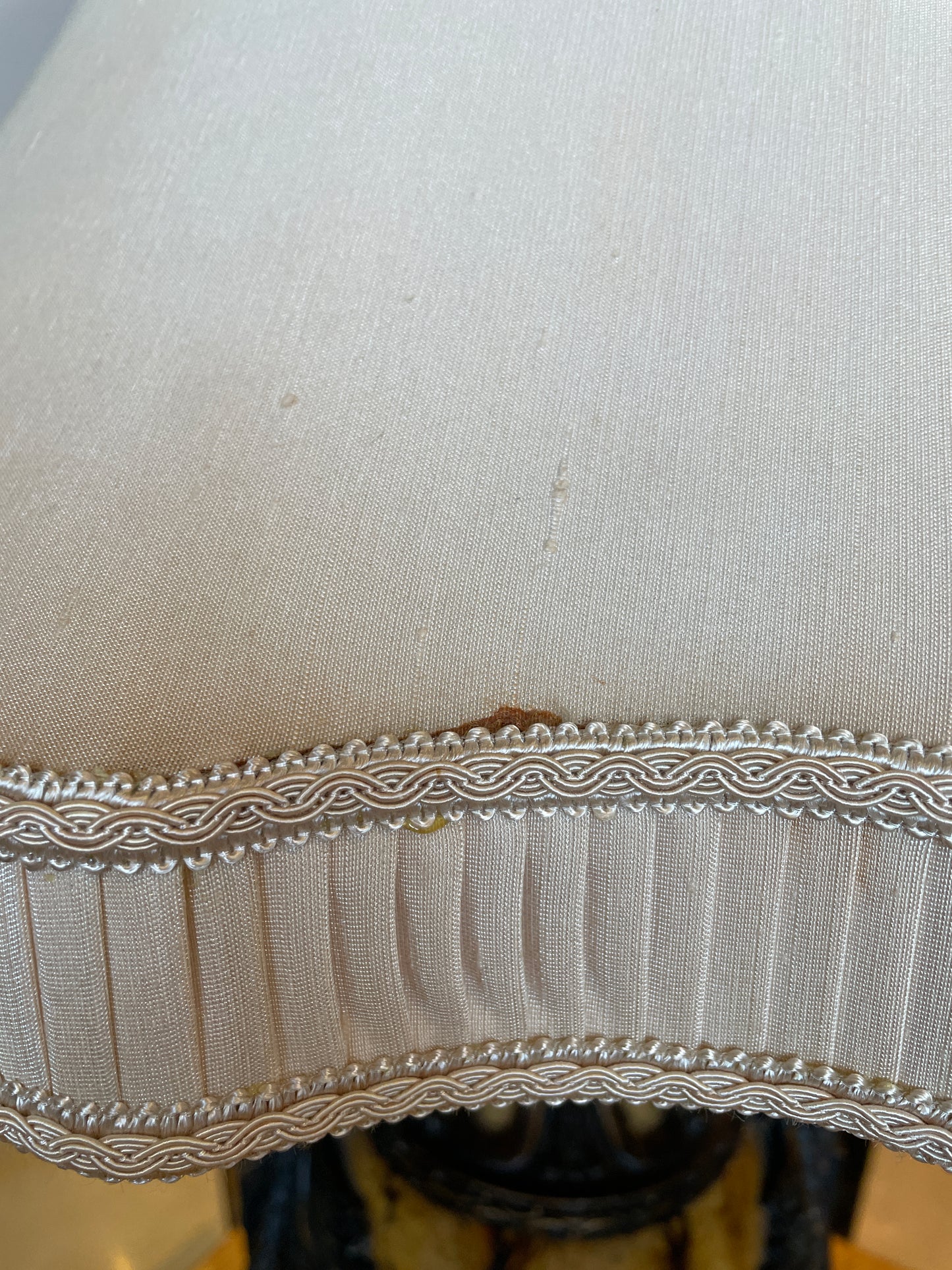 Oversized Faux Finished Urn Lamp (0AS00F)