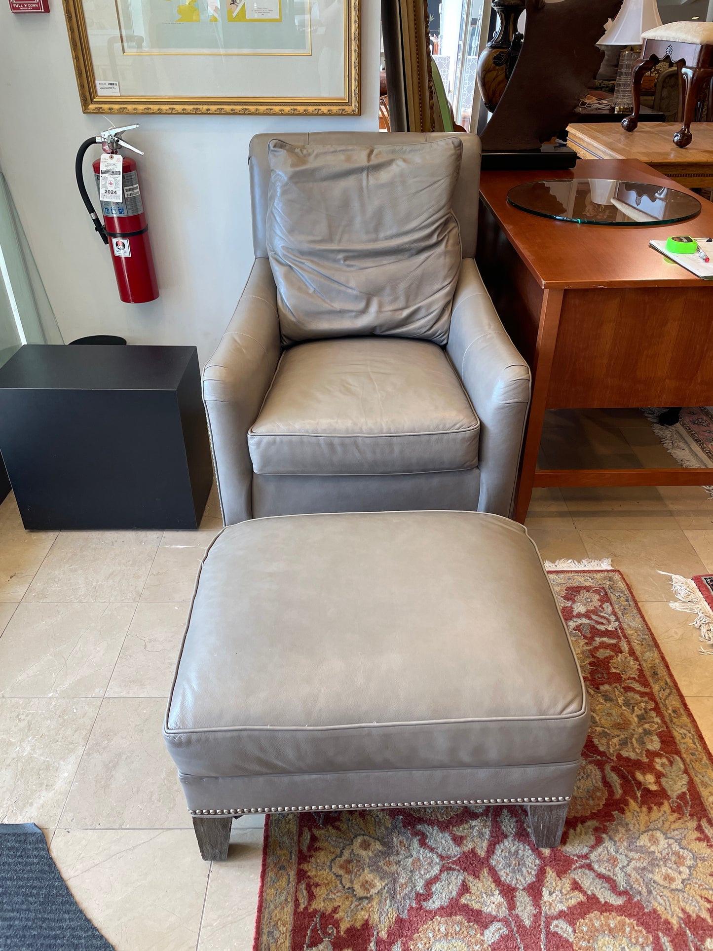 Stanford Leather Chair with Ottoman (0G0013)