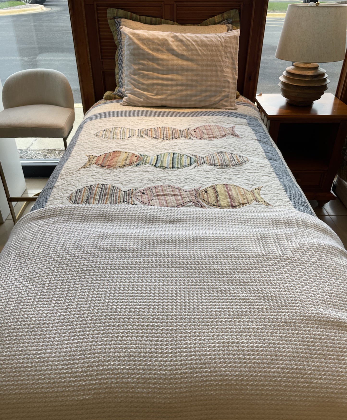 Pair of Twin Fish Quilted Bedding (0CF00N)