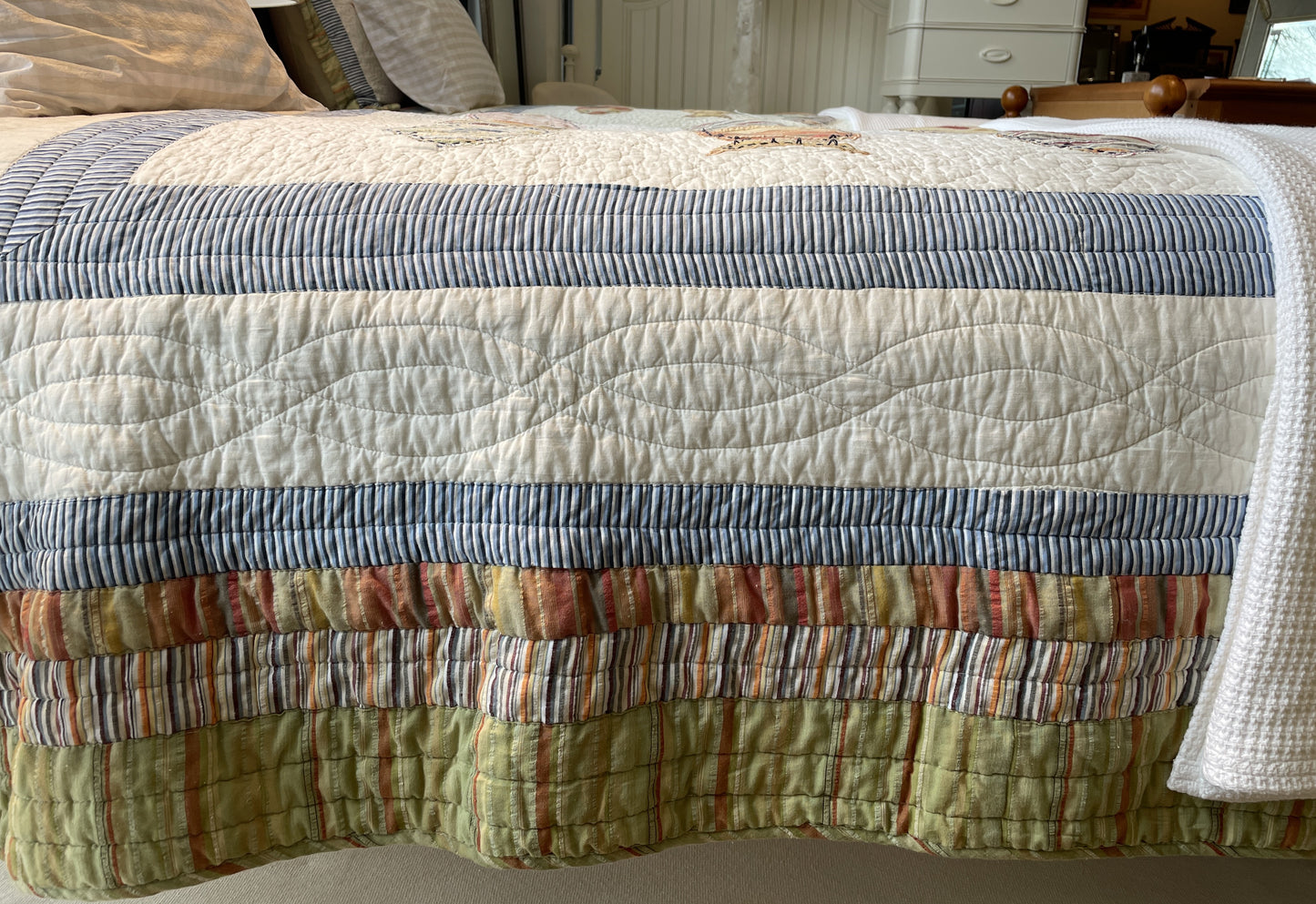 Pair of Twin Fish Quilted Bedding (0CF00N)