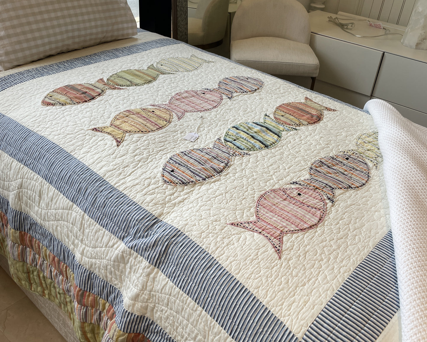 Pair of Twin Fish Quilted Bedding (0CF00N)