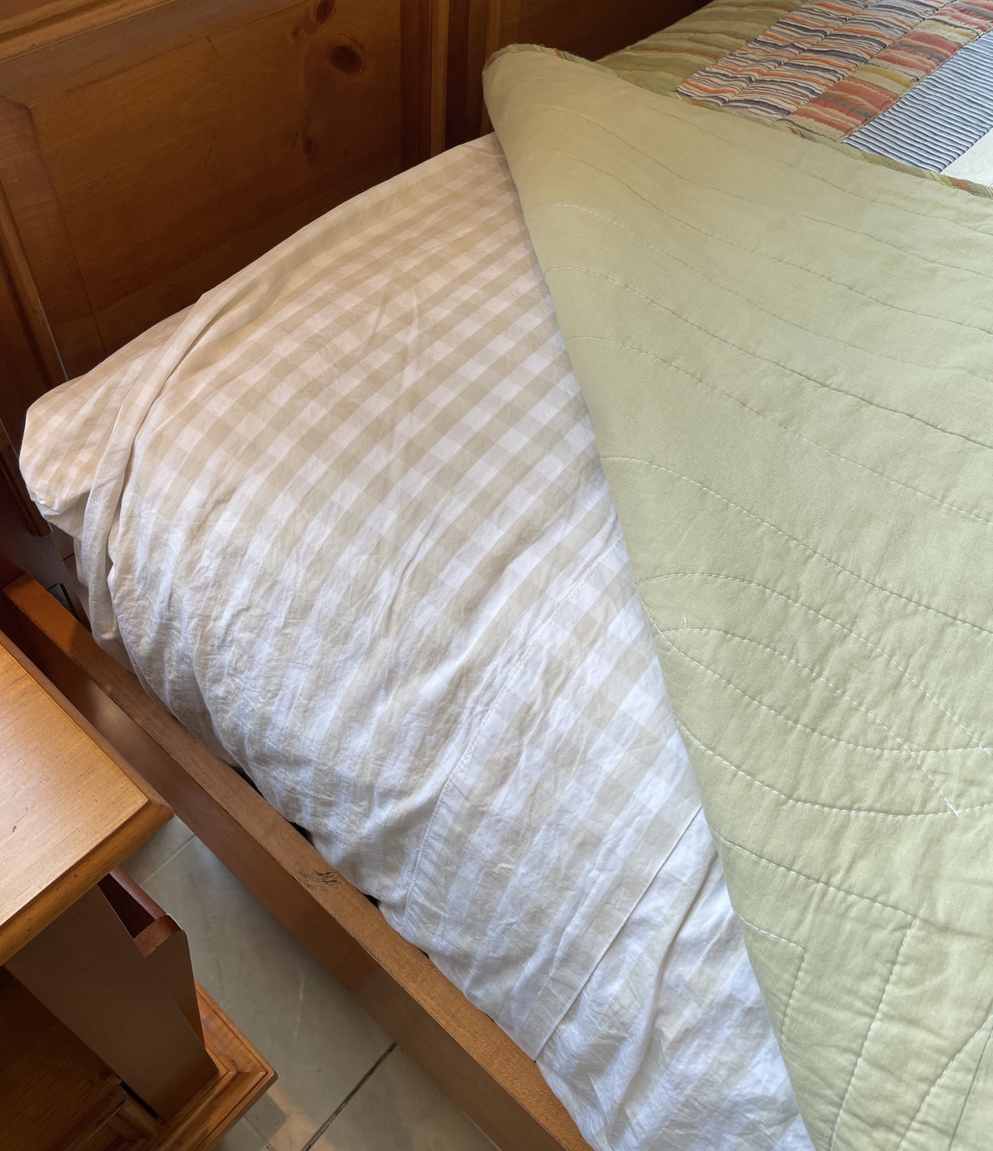 Pair of Twin Fish Quilted Bedding (0CF00N)
