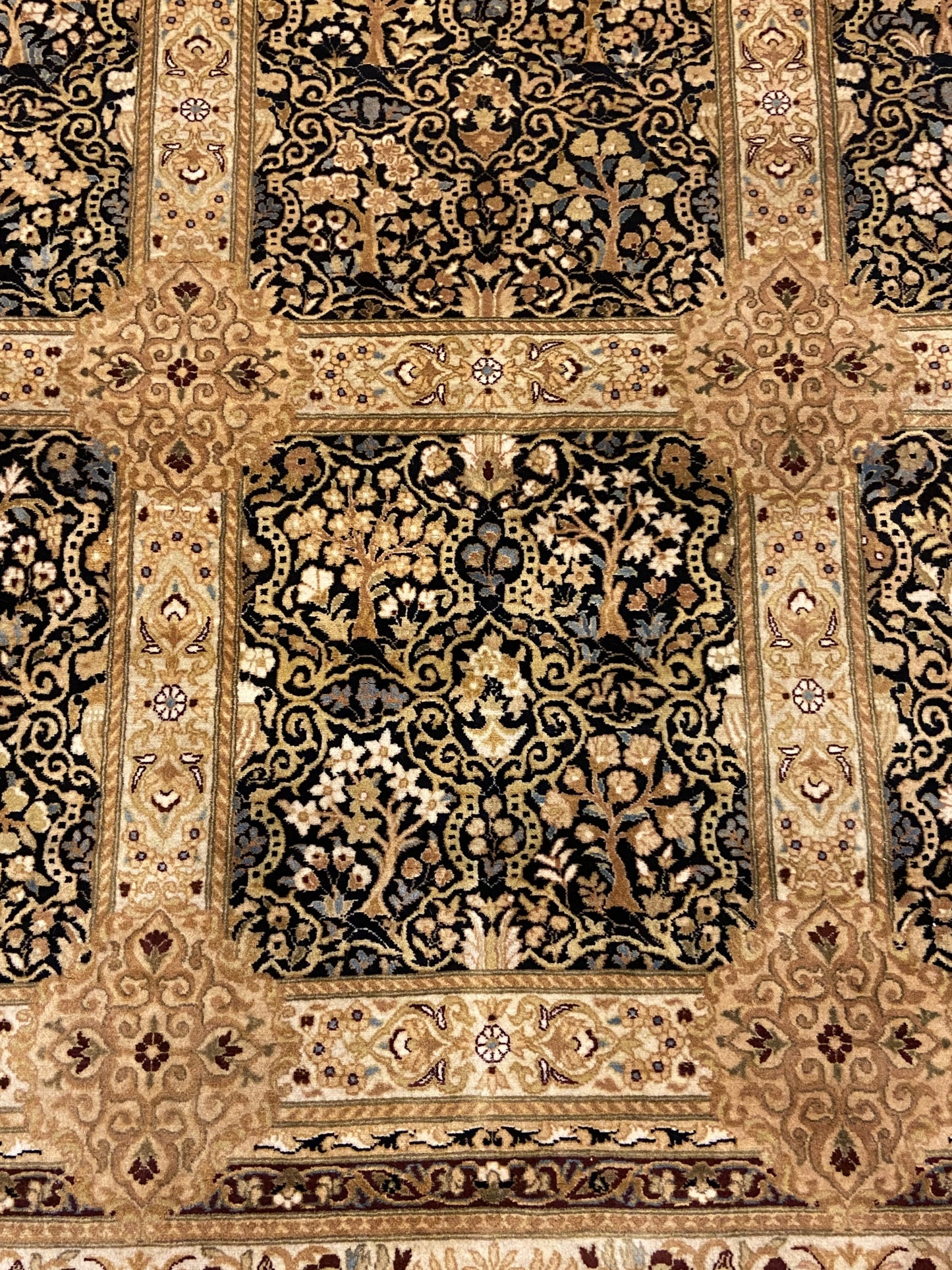 Hand-Knotted Rug (10x8) (61B3Y6)