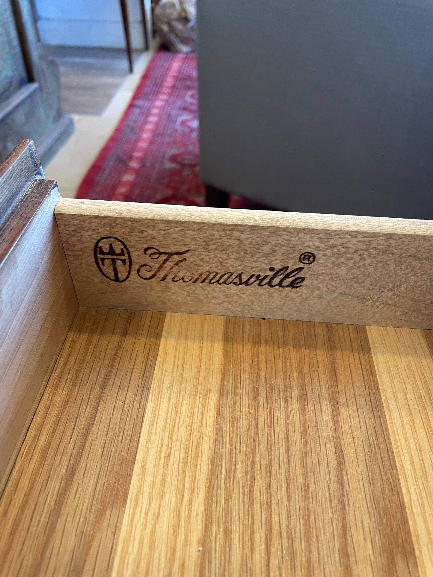 Thomasville Georgian Dome Topped Secretary Desk (0GZ004)