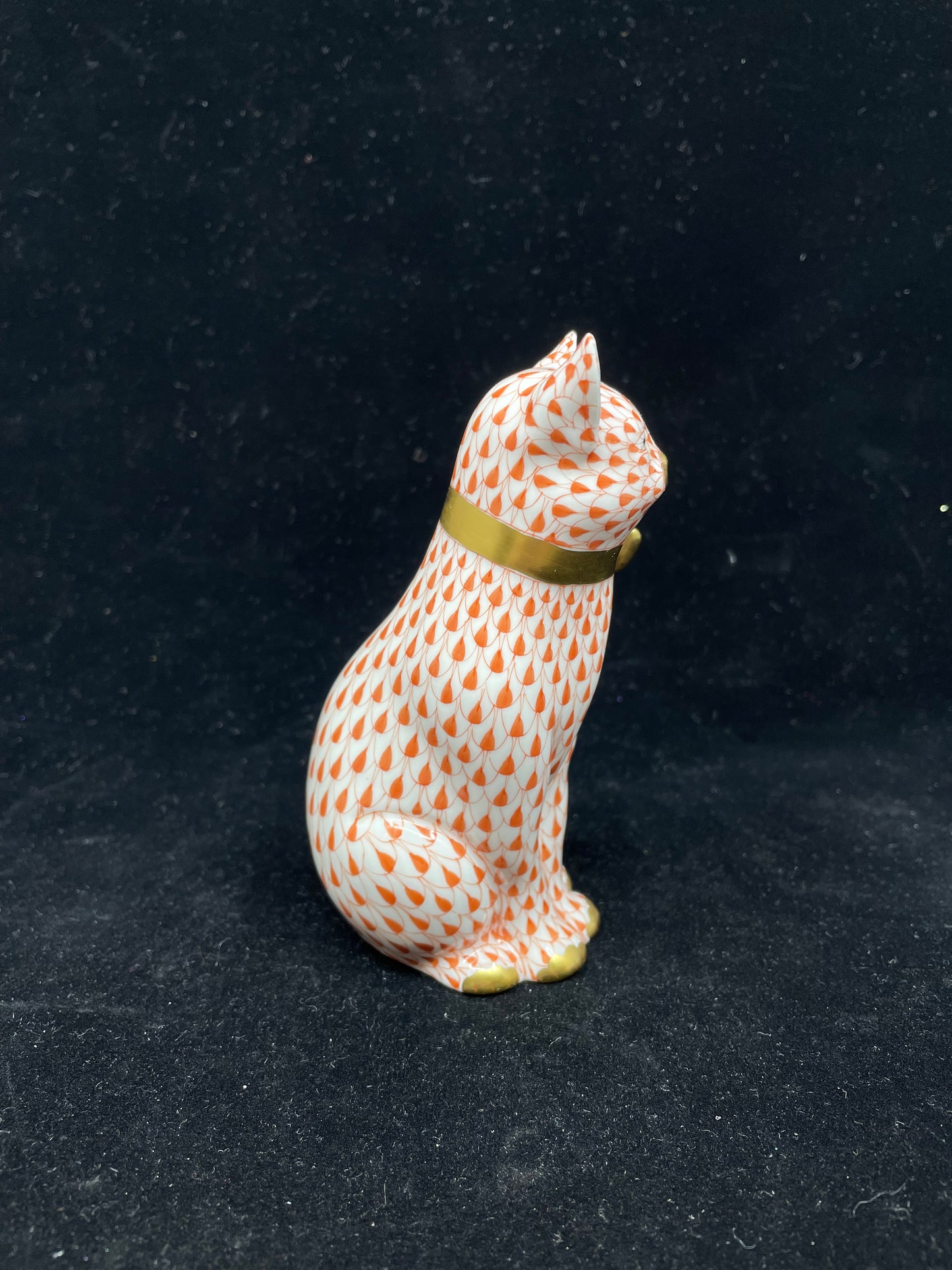 Herend "Cat with Bow" Figurine (8WSLYH)