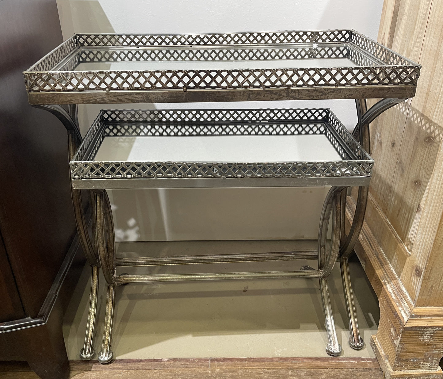 Metal and Mirrored Nesting Tables, set of 2 (01D02M)