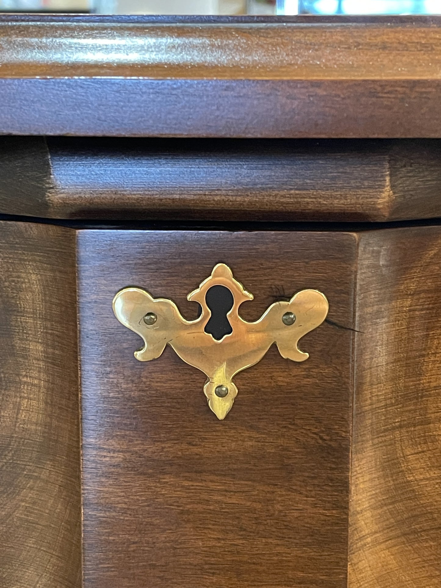Harden Block Front Console Table AS IS (0CT001)