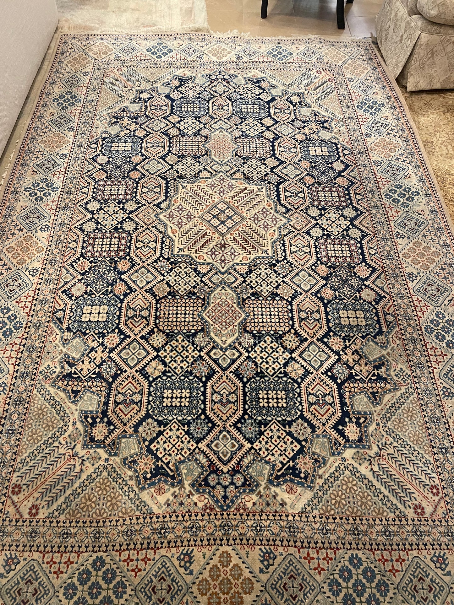 Hand Knotted Blue and Cream Rug (9x5.8) (Q4W1PC)
